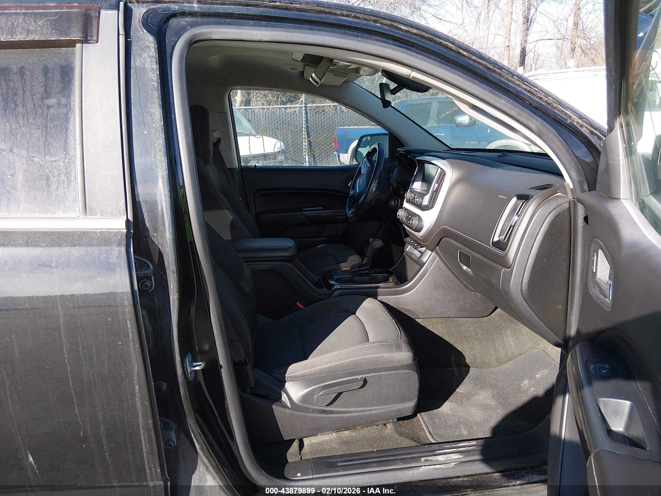 GMC CANYON image 5