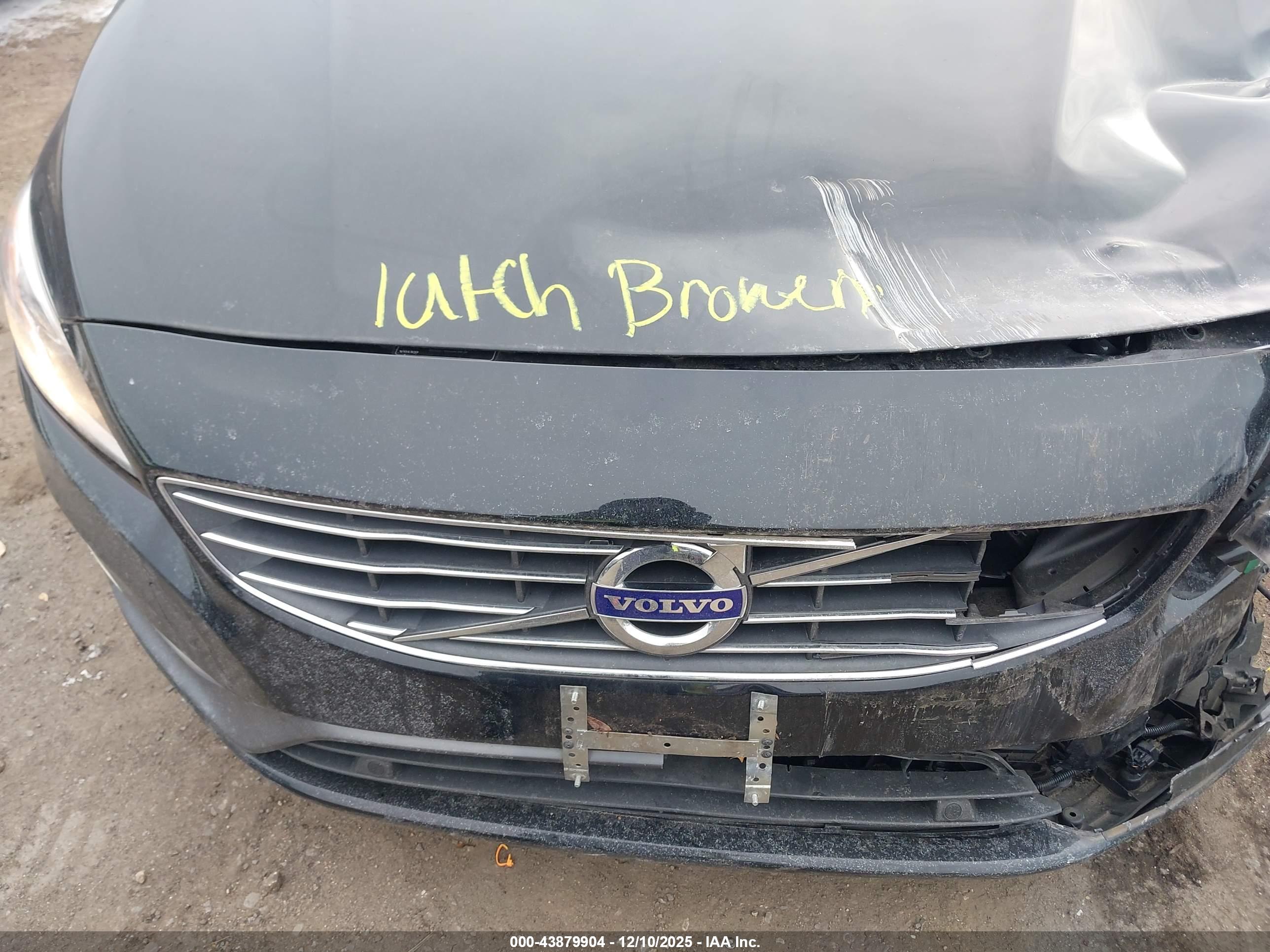 VOLVO S60 image 10
