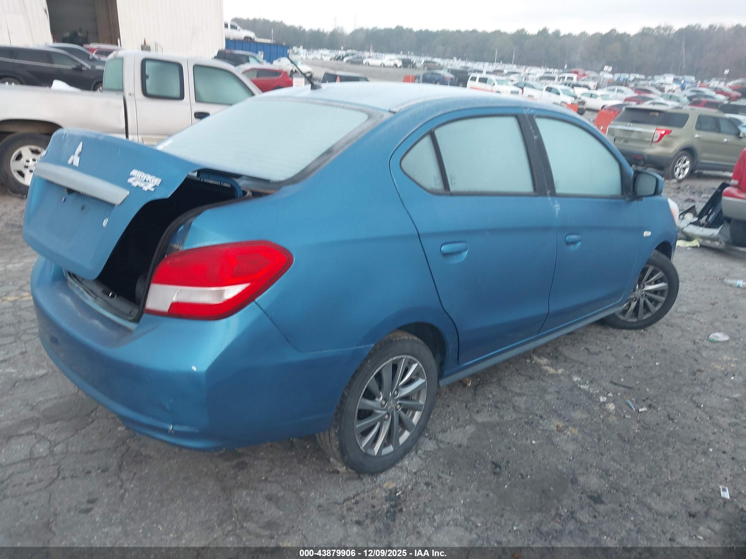 MITSUBISHI MIRAGE image 4