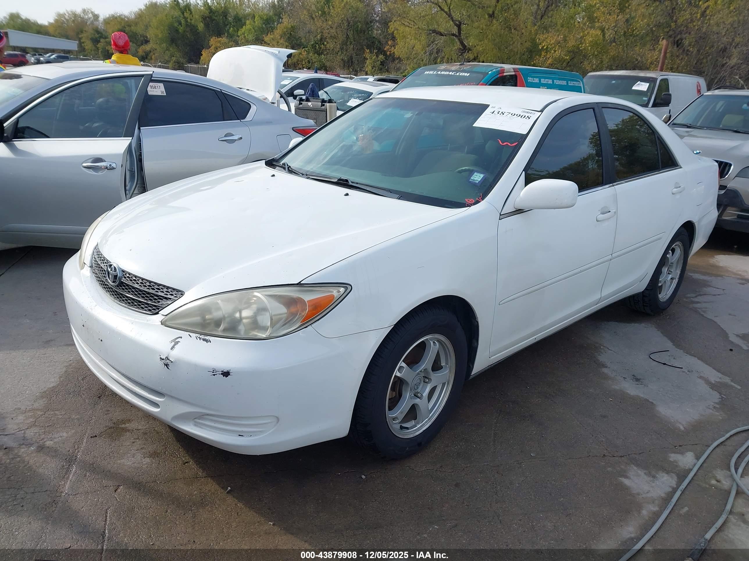 TOYOTA CAMRY image 2