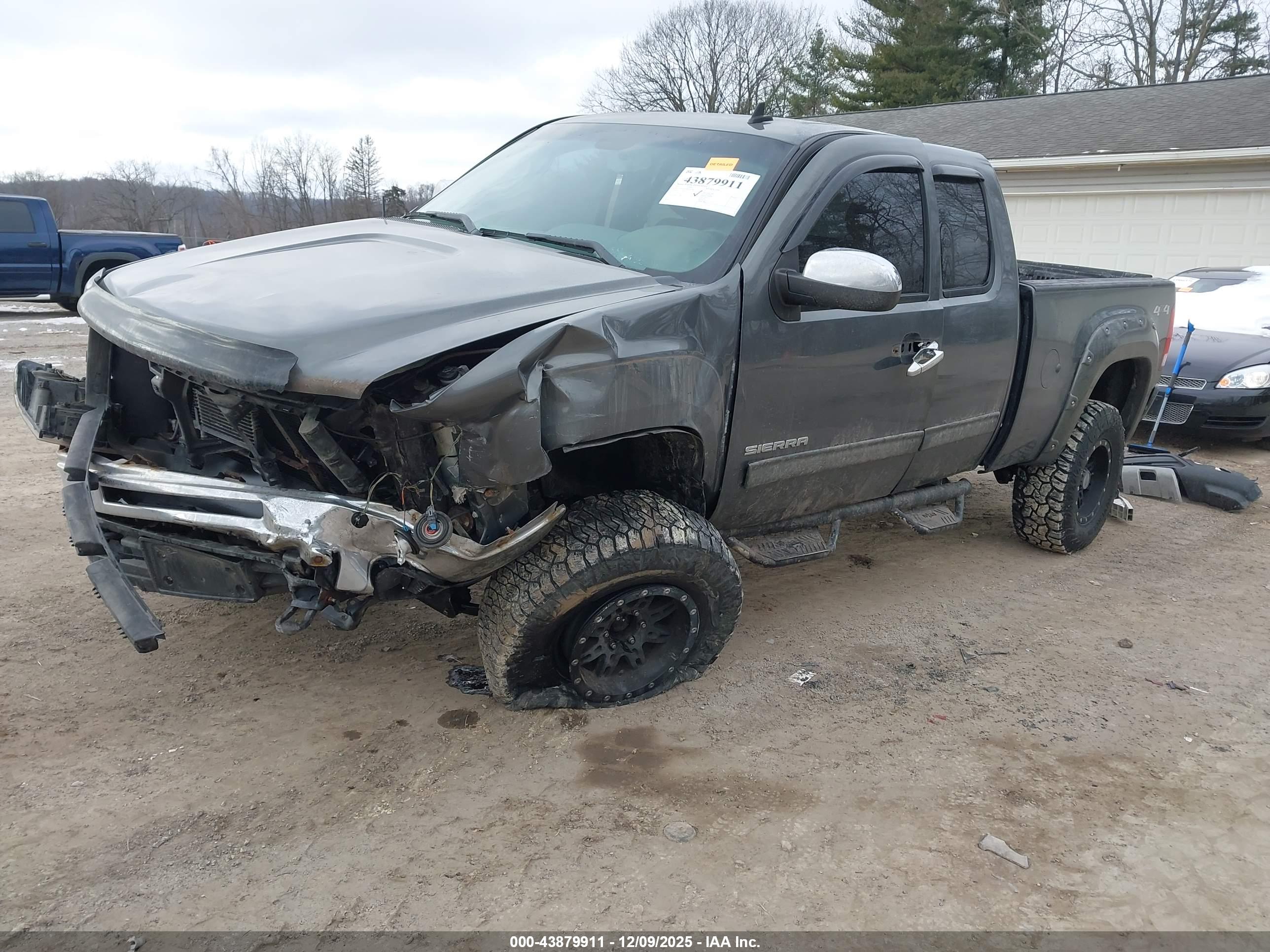 GMC SIERRA image 2