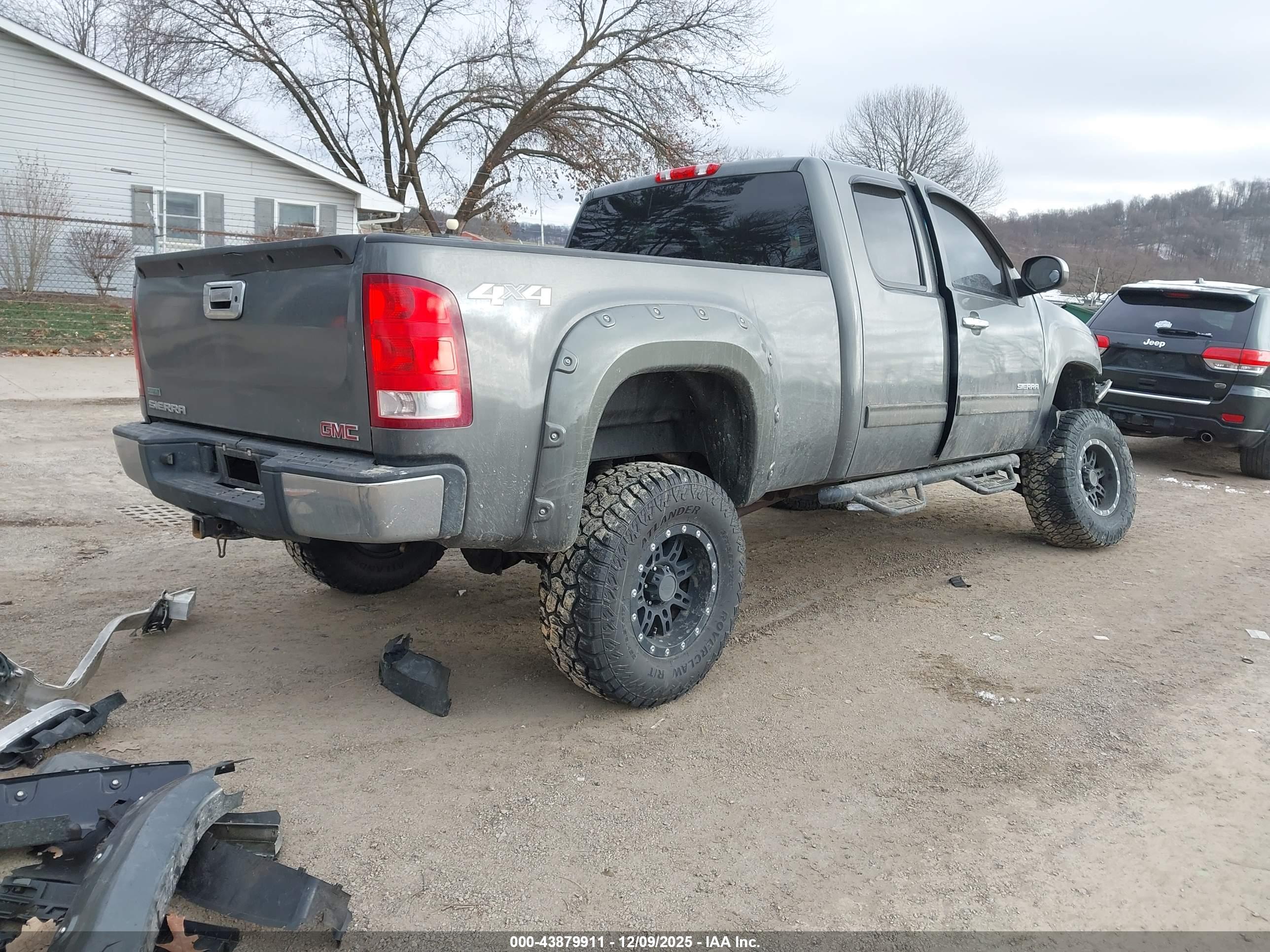 GMC SIERRA image 4