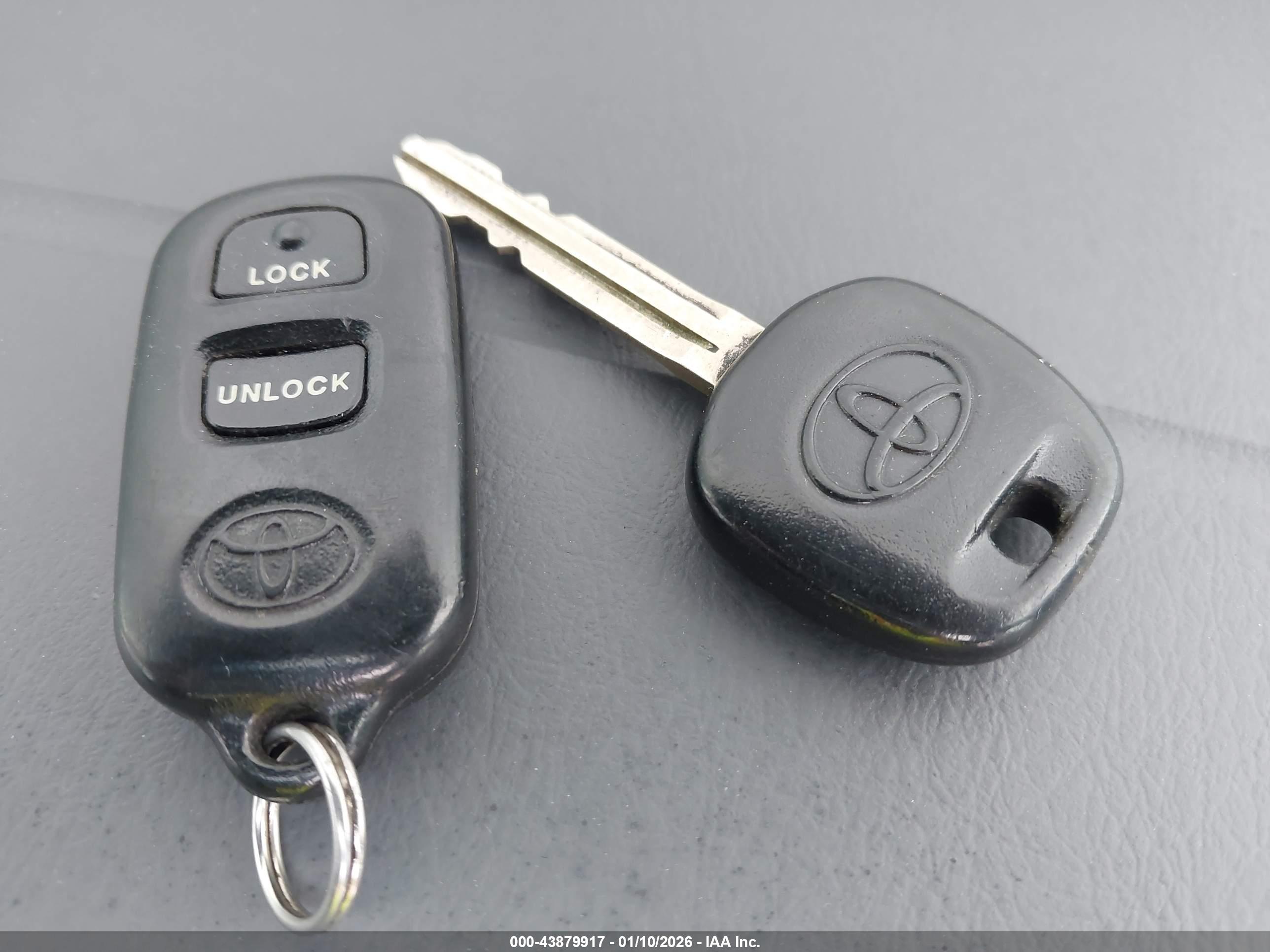 TOYOTA CAMRY image 11