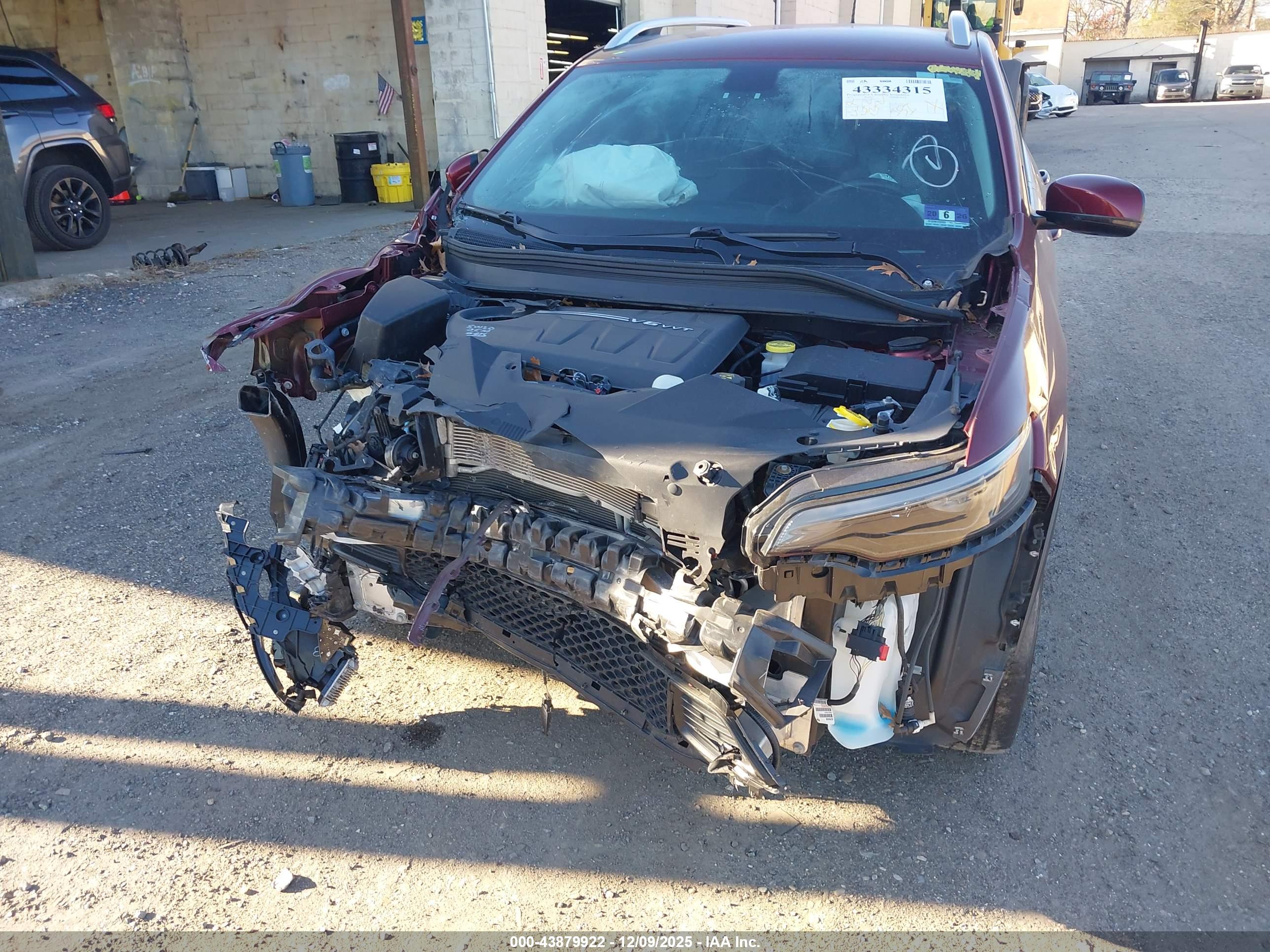 JEEP CHEROKEE image 6