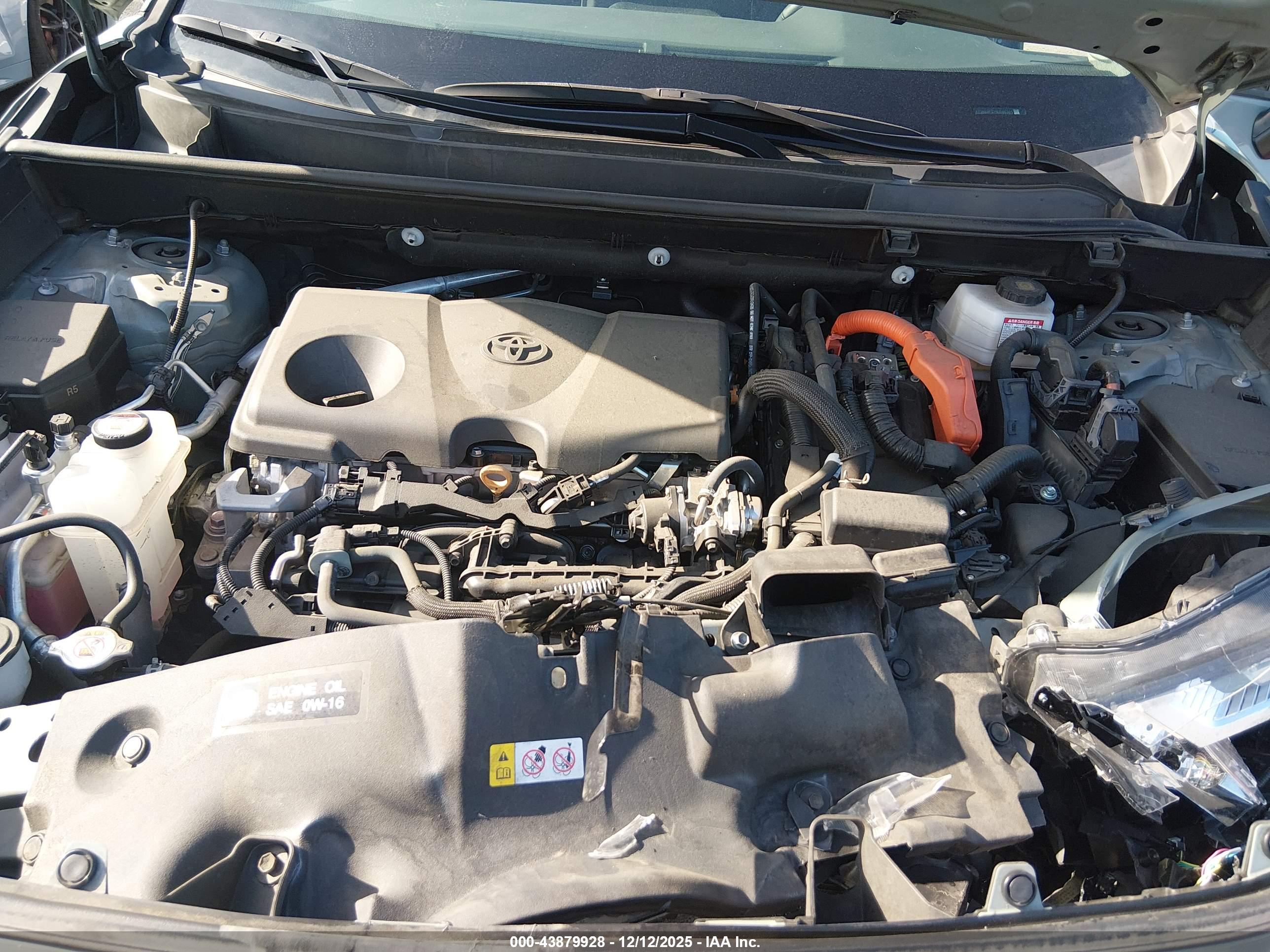 TOYOTA RAV4 image 10