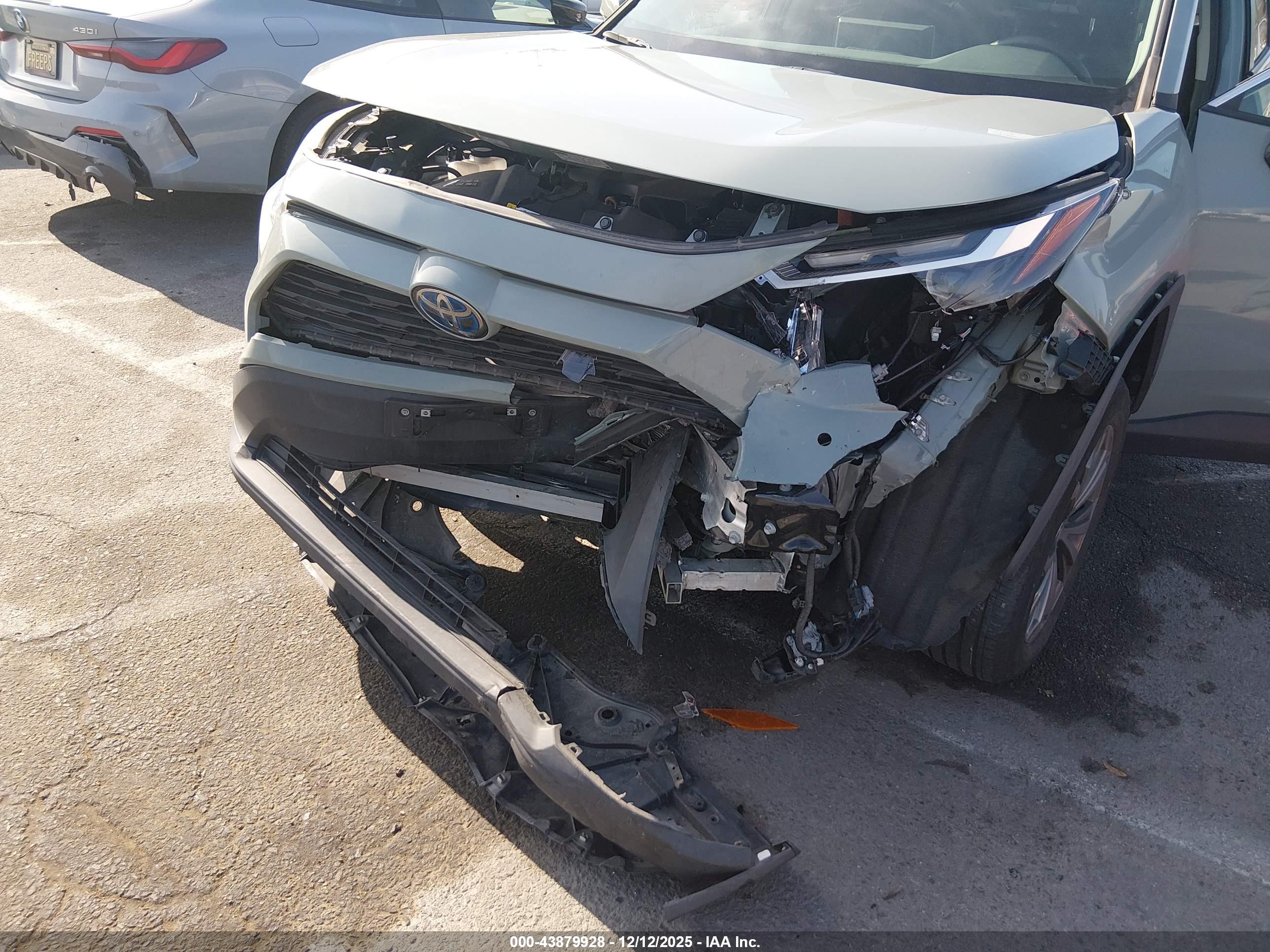 TOYOTA RAV4 image 6