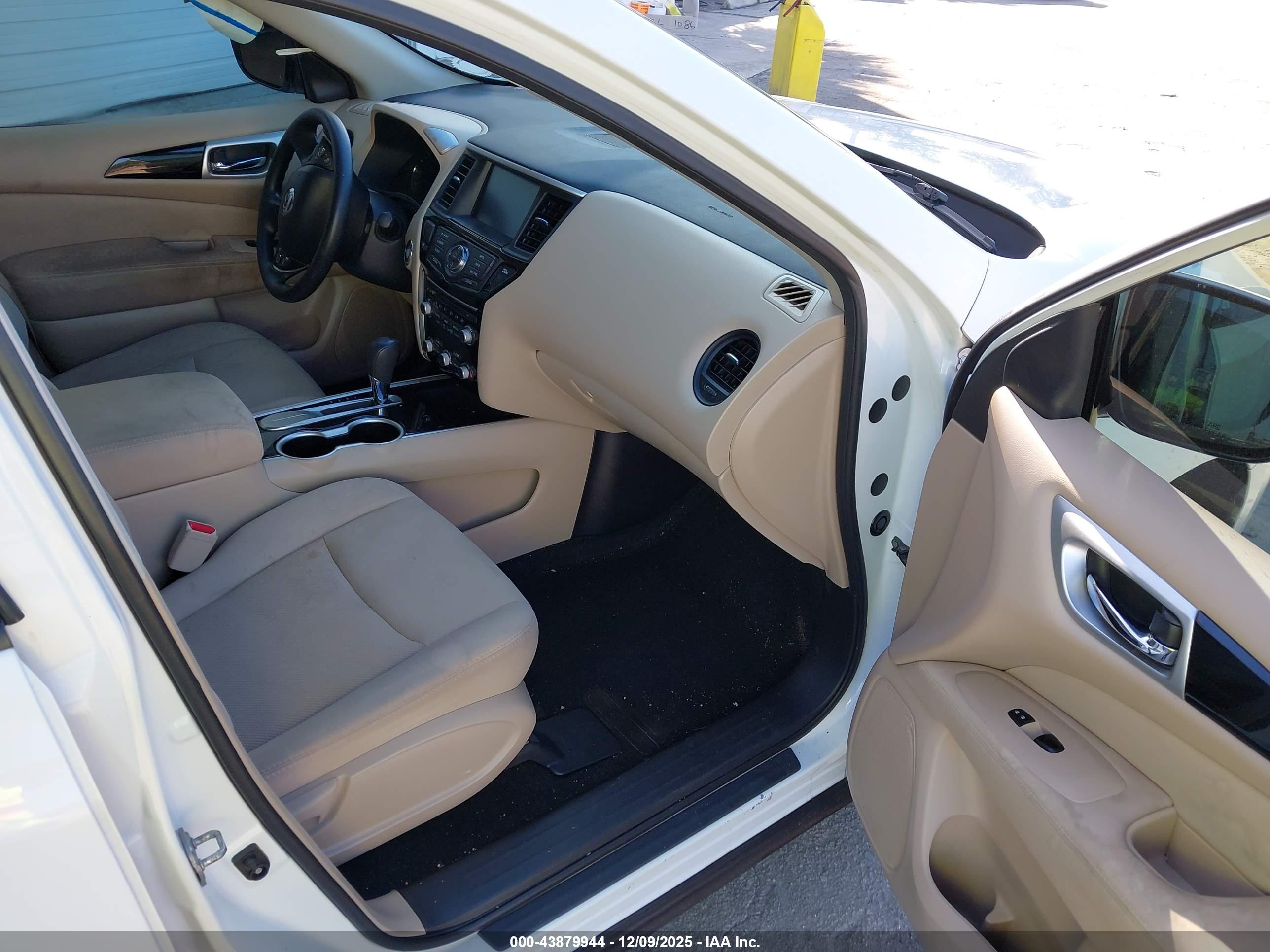 NISSAN PATHFINDER image 5