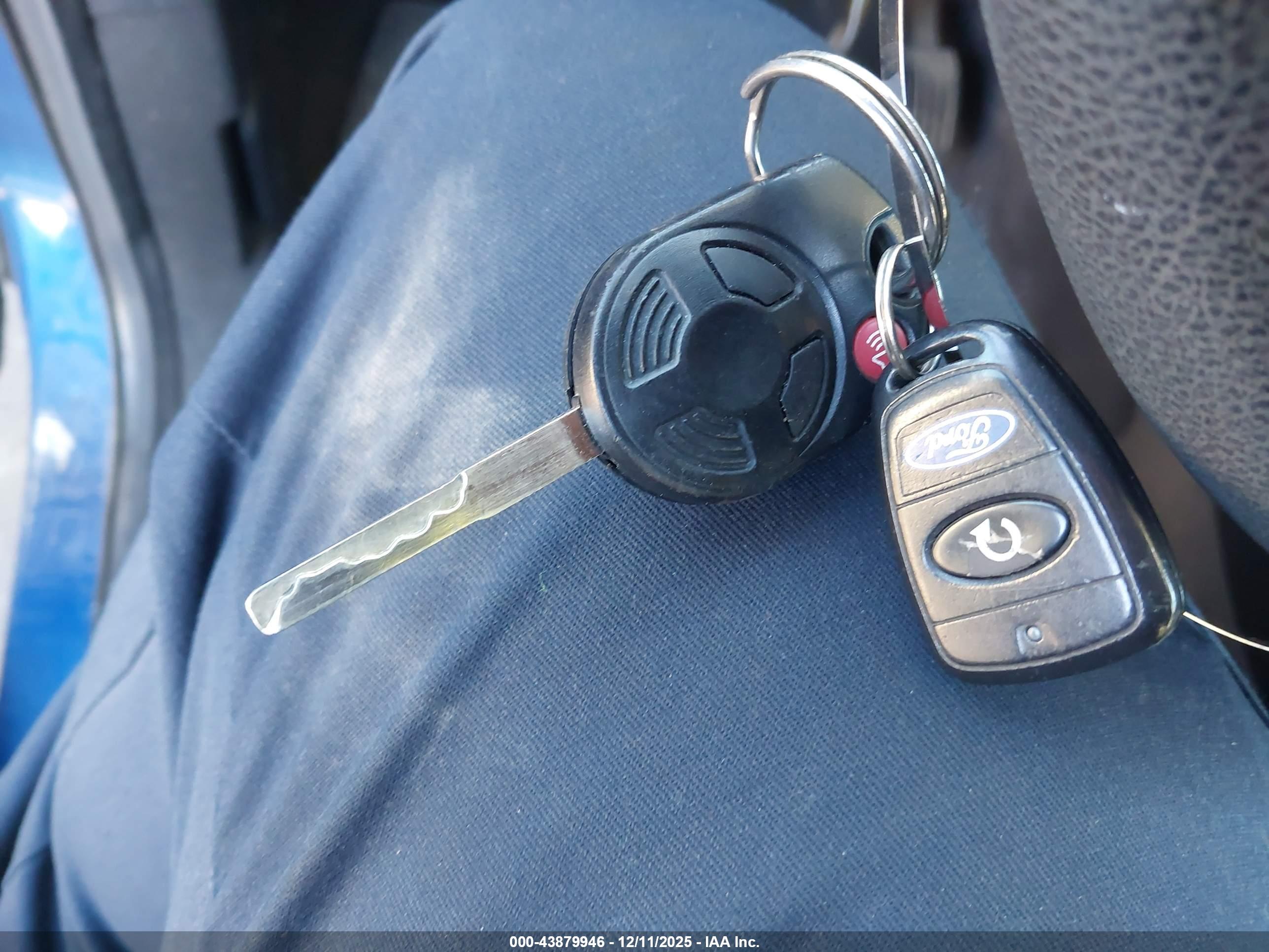 FORD ESCAPE image 11