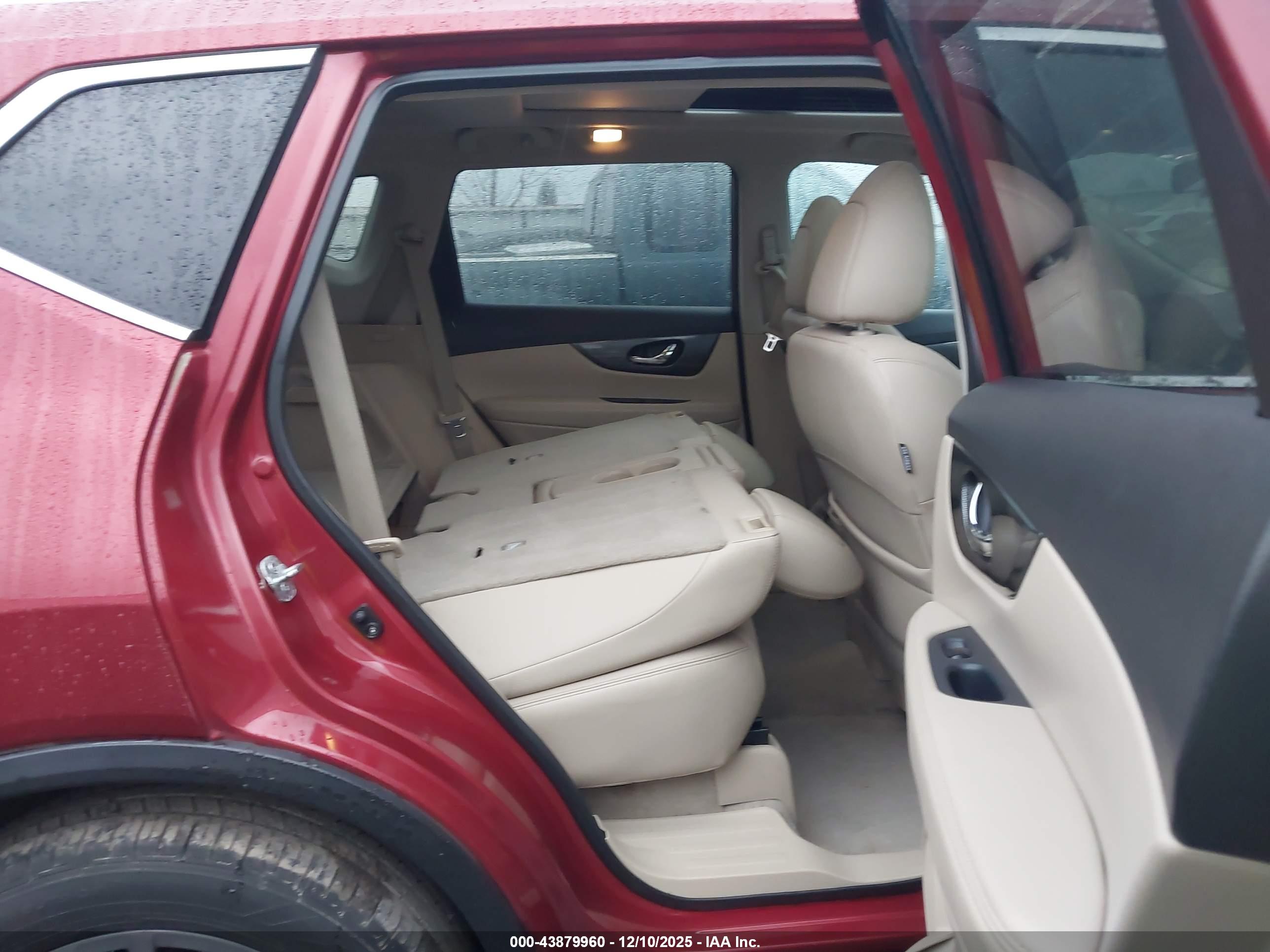 NISSAN ROGUE image 8