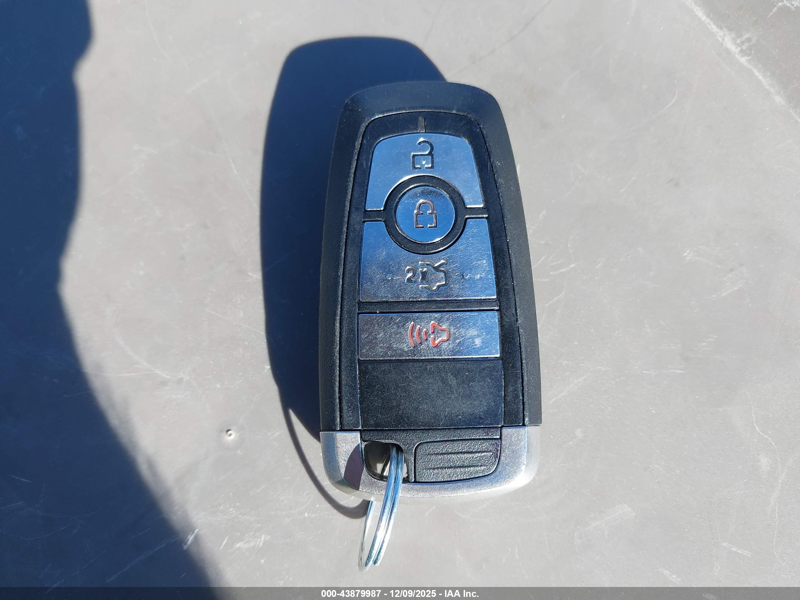 FORD FUSION image 11