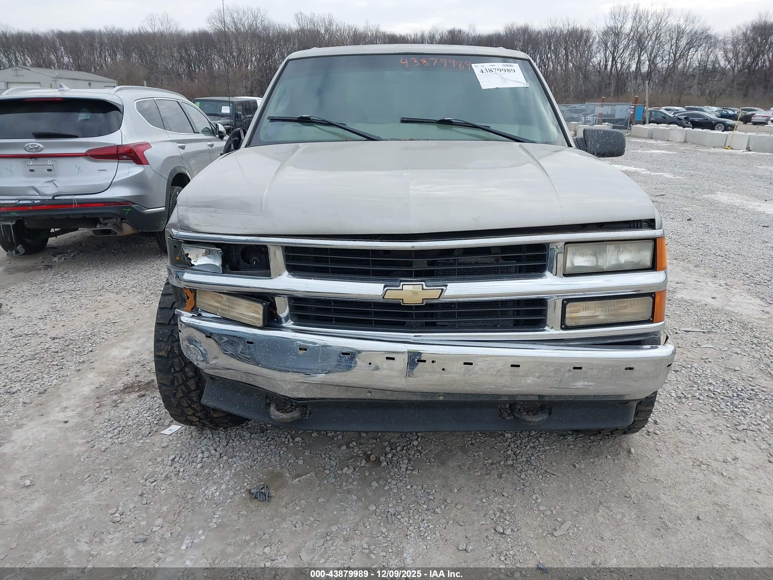 CHEVROLET TAHOE image 6