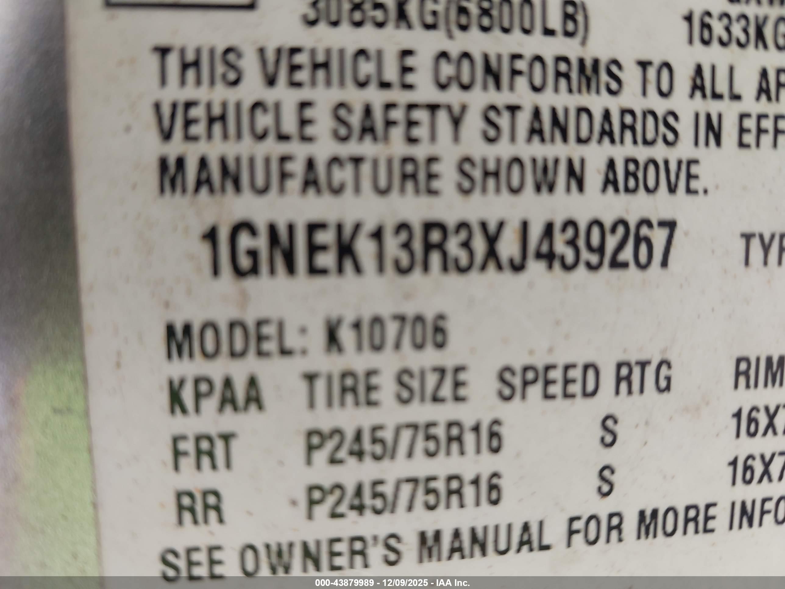 CHEVROLET TAHOE image 9