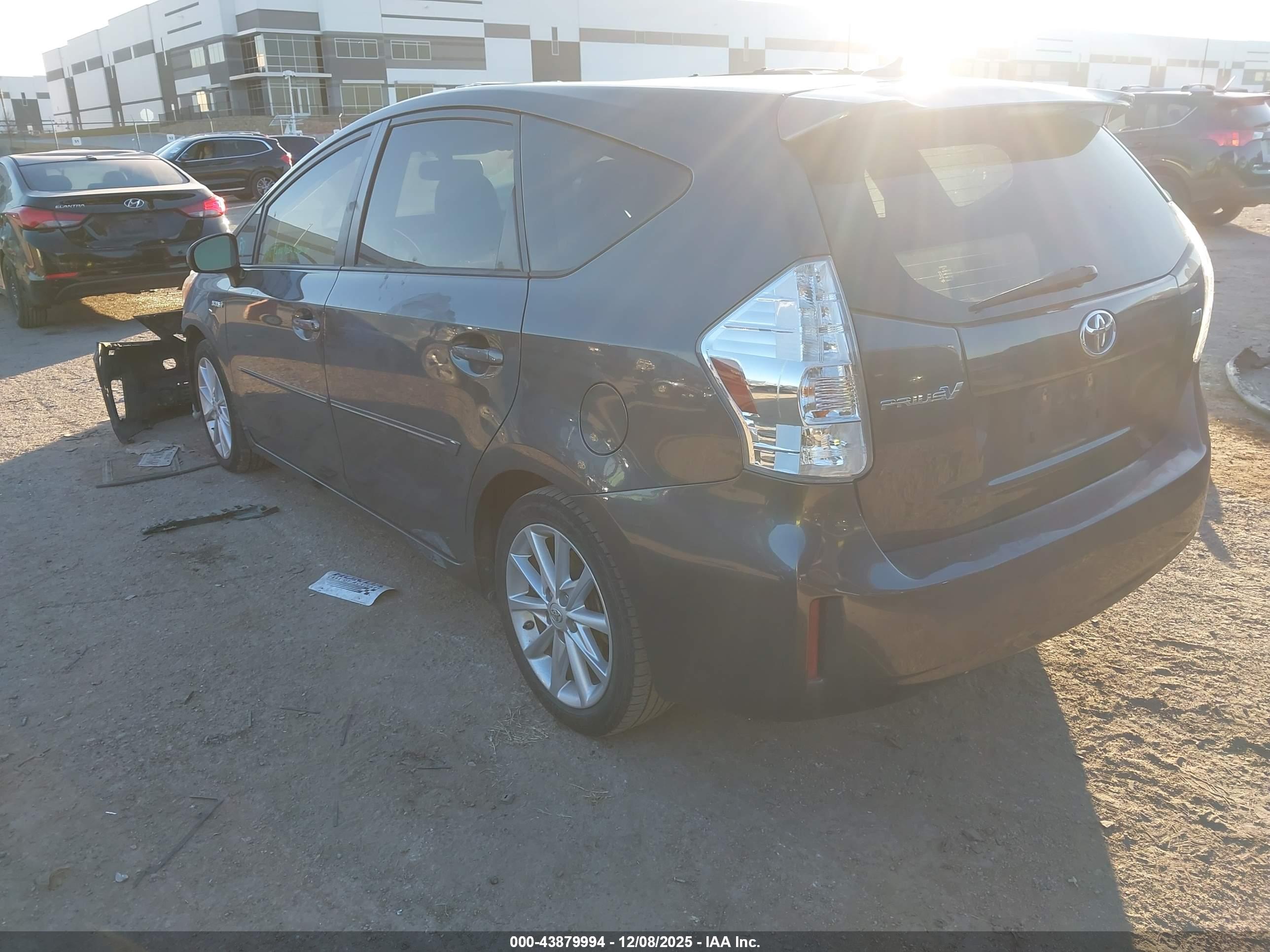 TOYOTA PRIUS image 3