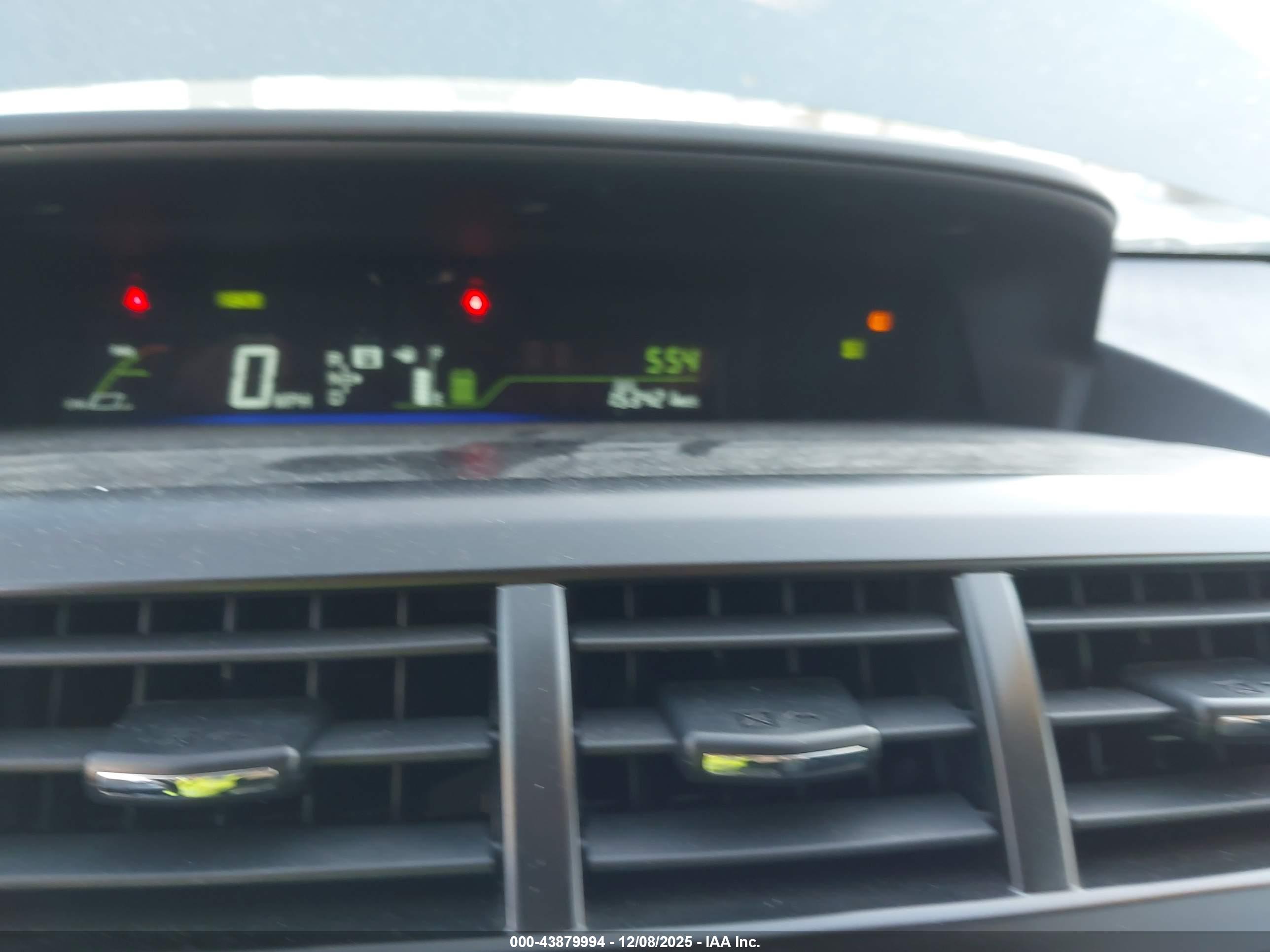 TOYOTA PRIUS image 7