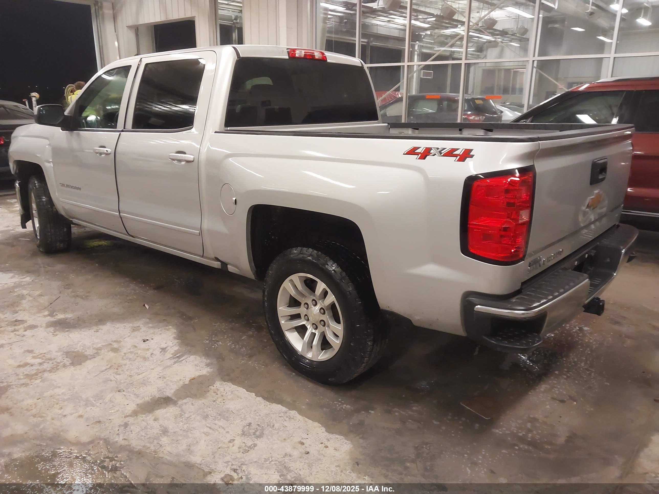 CHEVROLET SILVERADO image 3