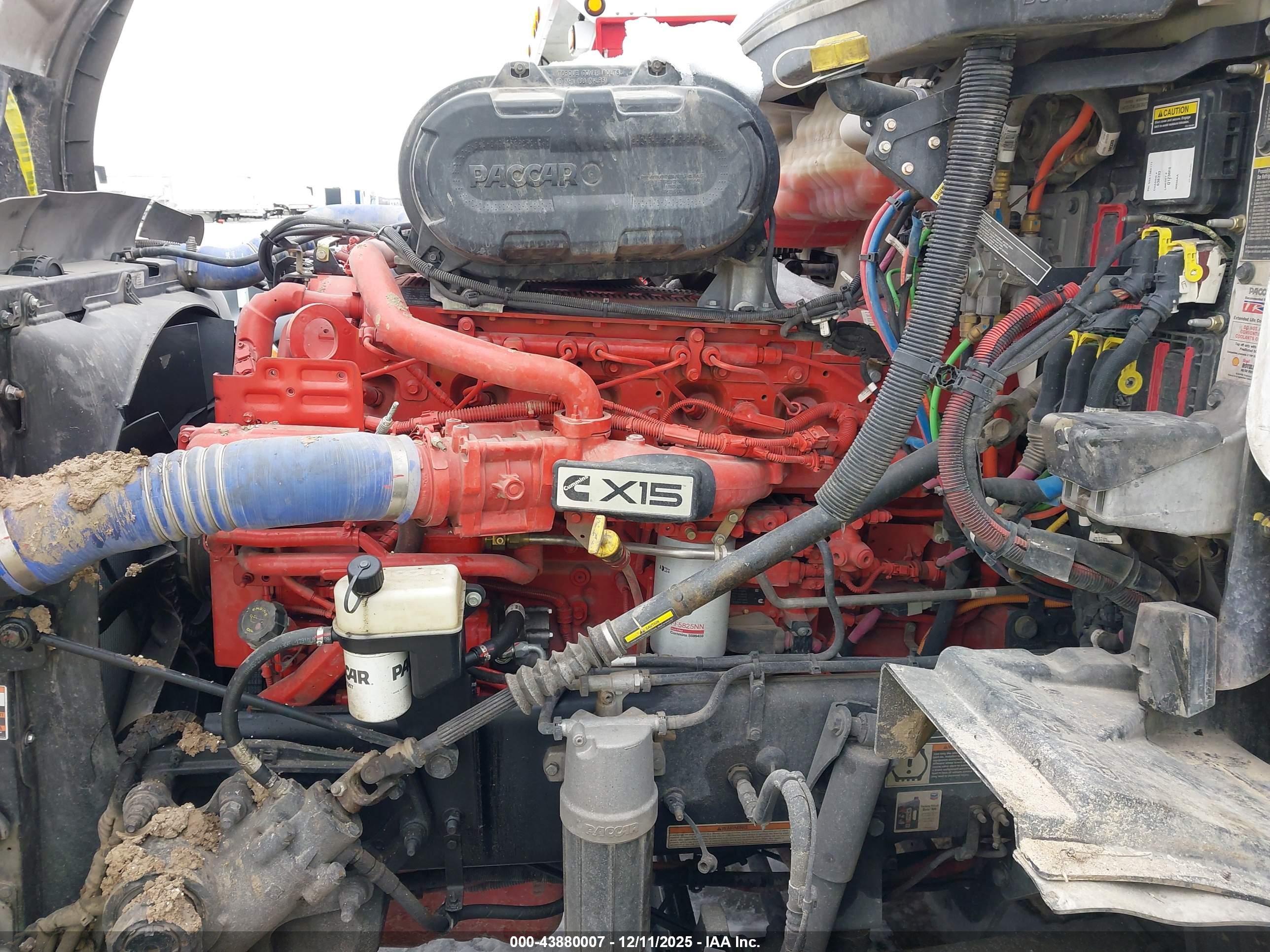 PETERBILT 579 image 10