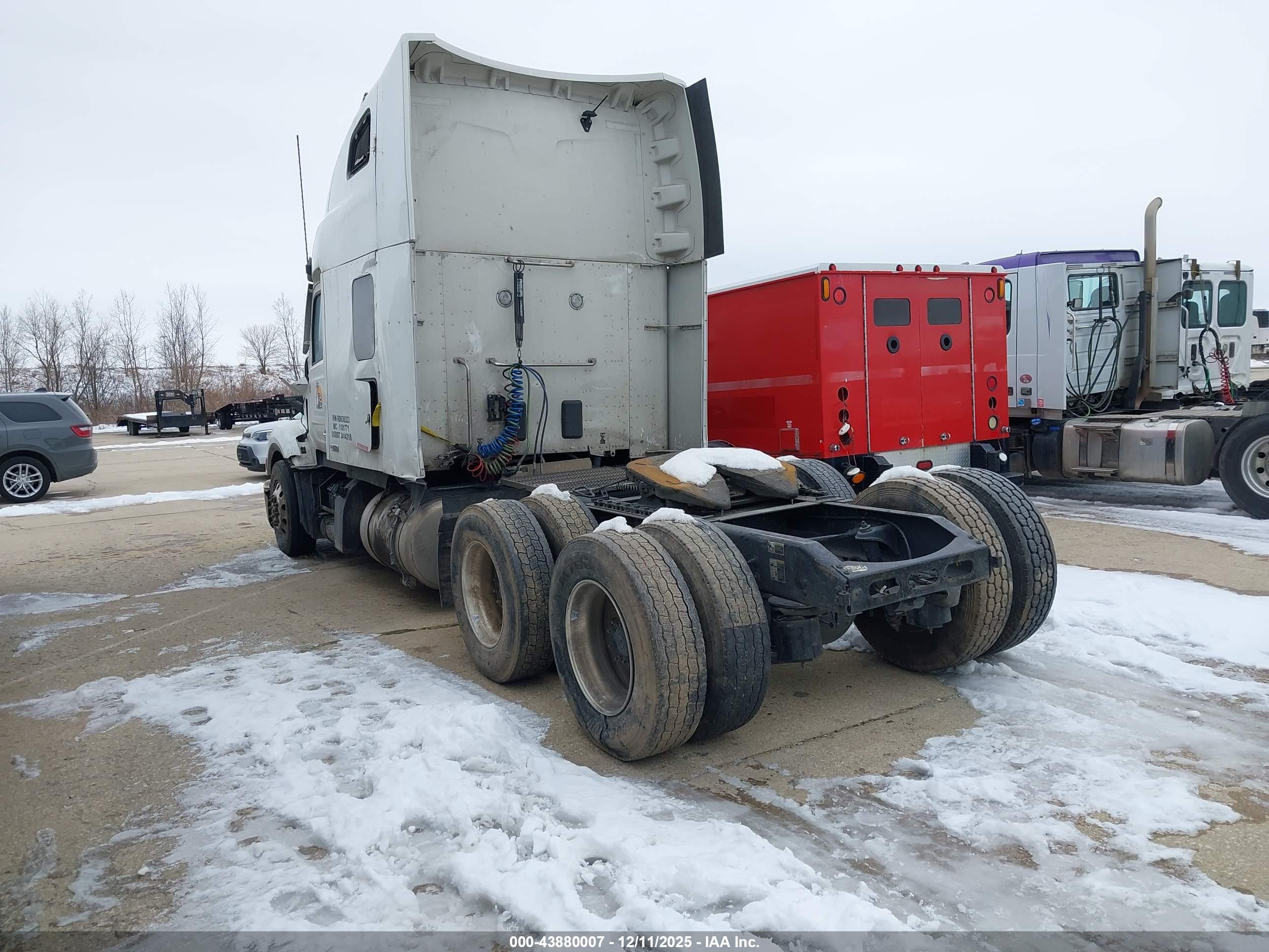PETERBILT 579 image 3