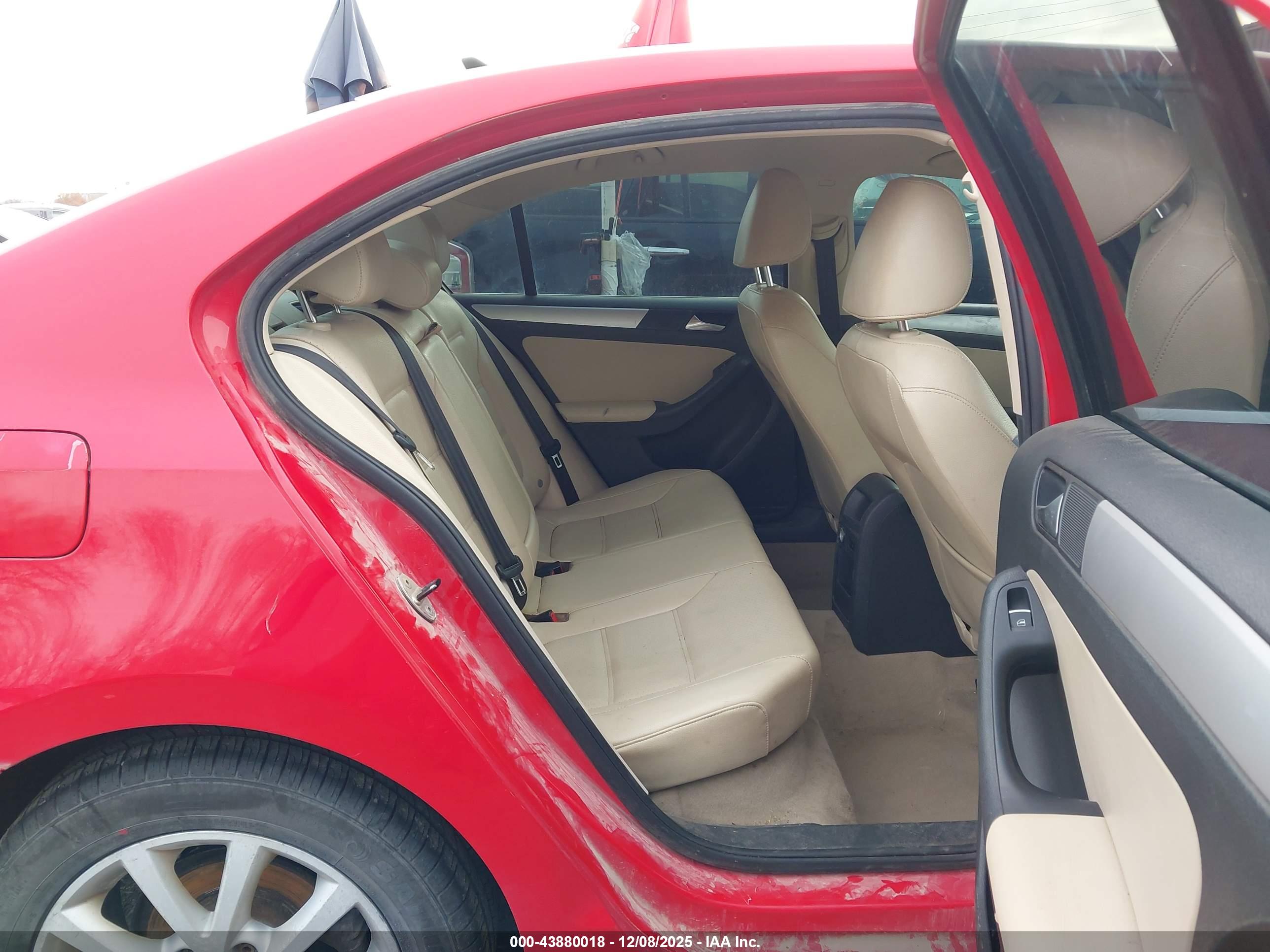 VOLKSWAGEN JETTA image 8
