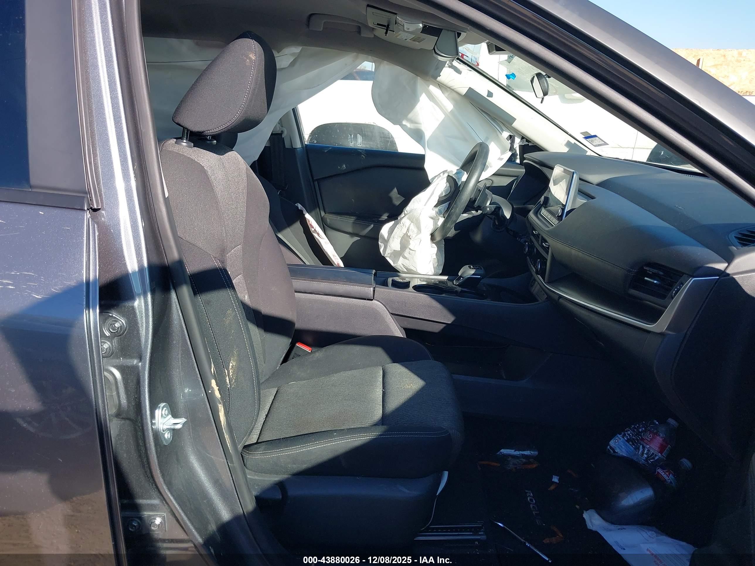 NISSAN ROGUE image 5
