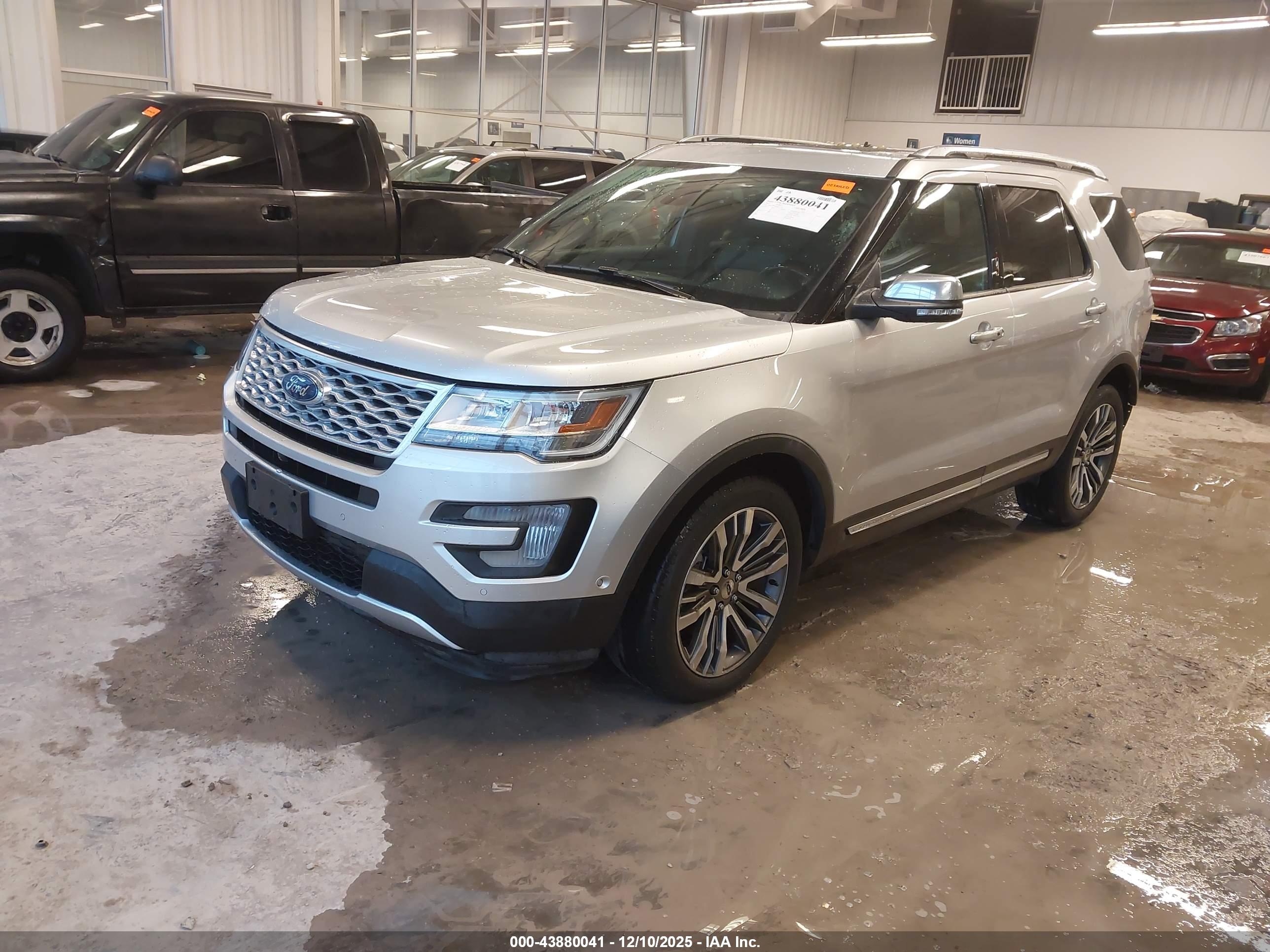 FORD EXPLORER image 2