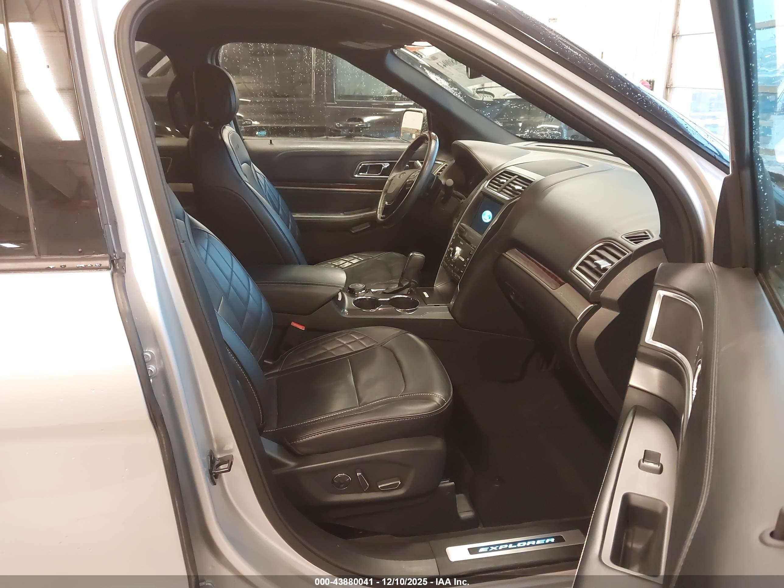 FORD EXPLORER image 5
