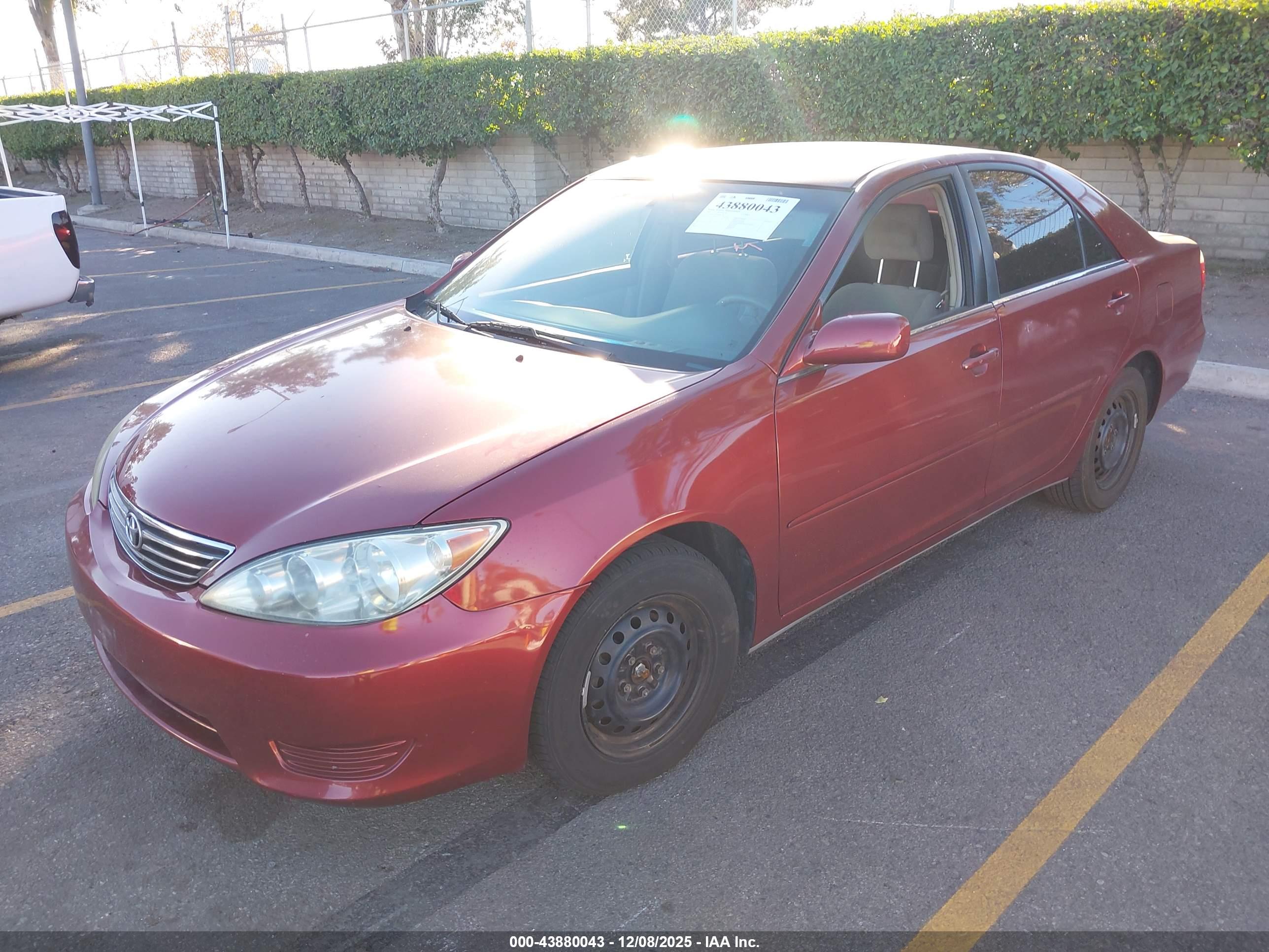 TOYOTA CAMRY image 2