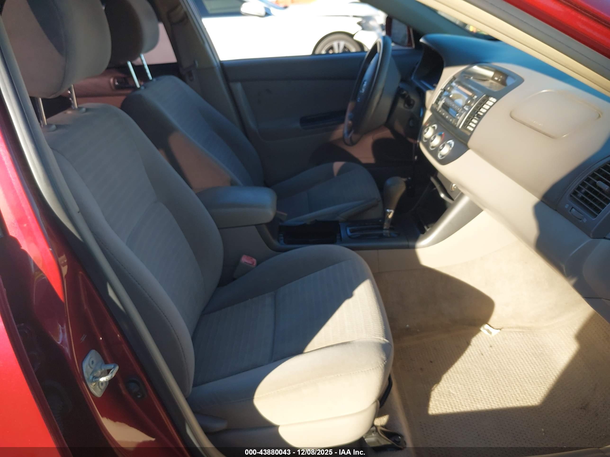 TOYOTA CAMRY image 5