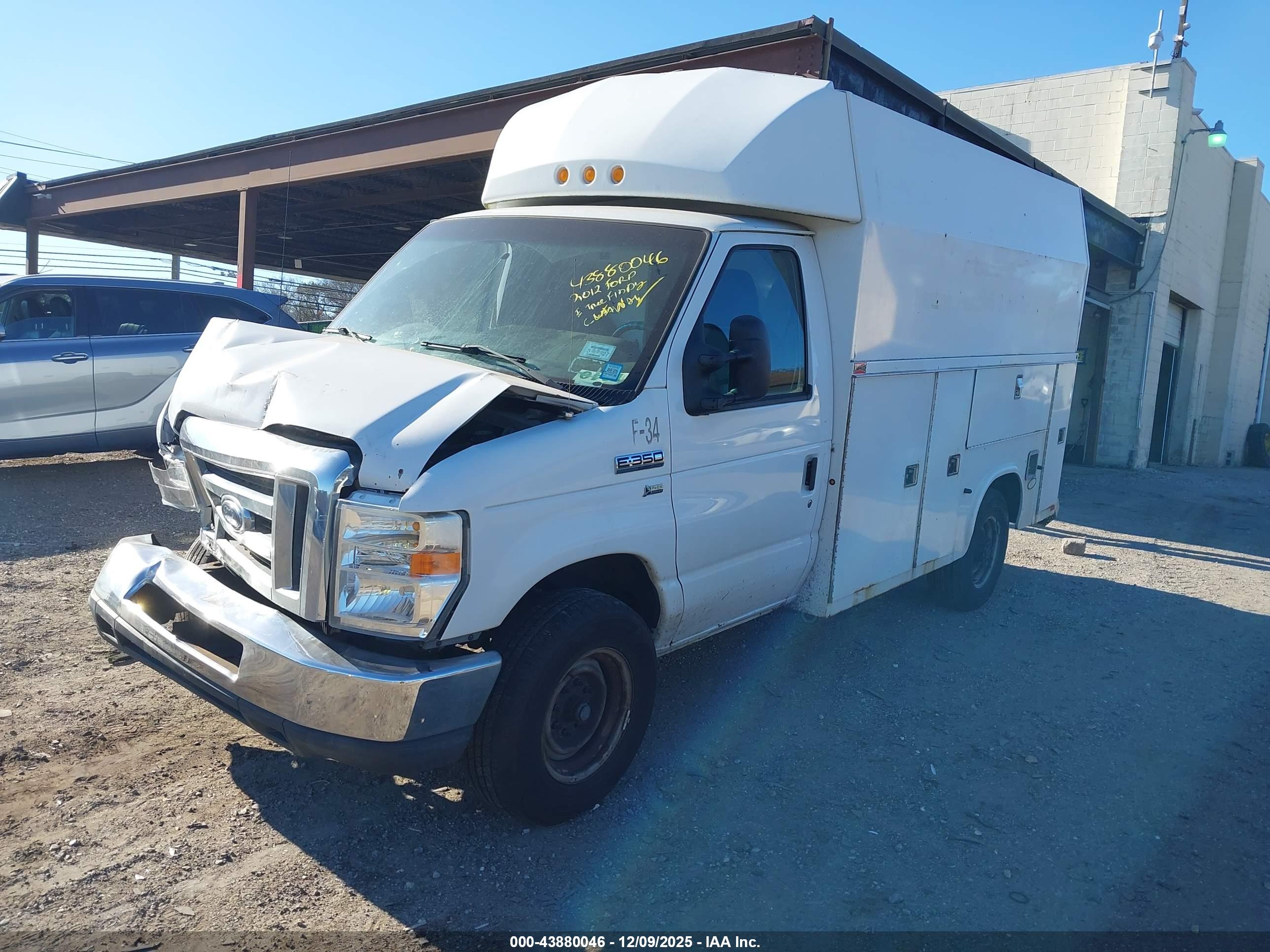 FORD E-350 image 2