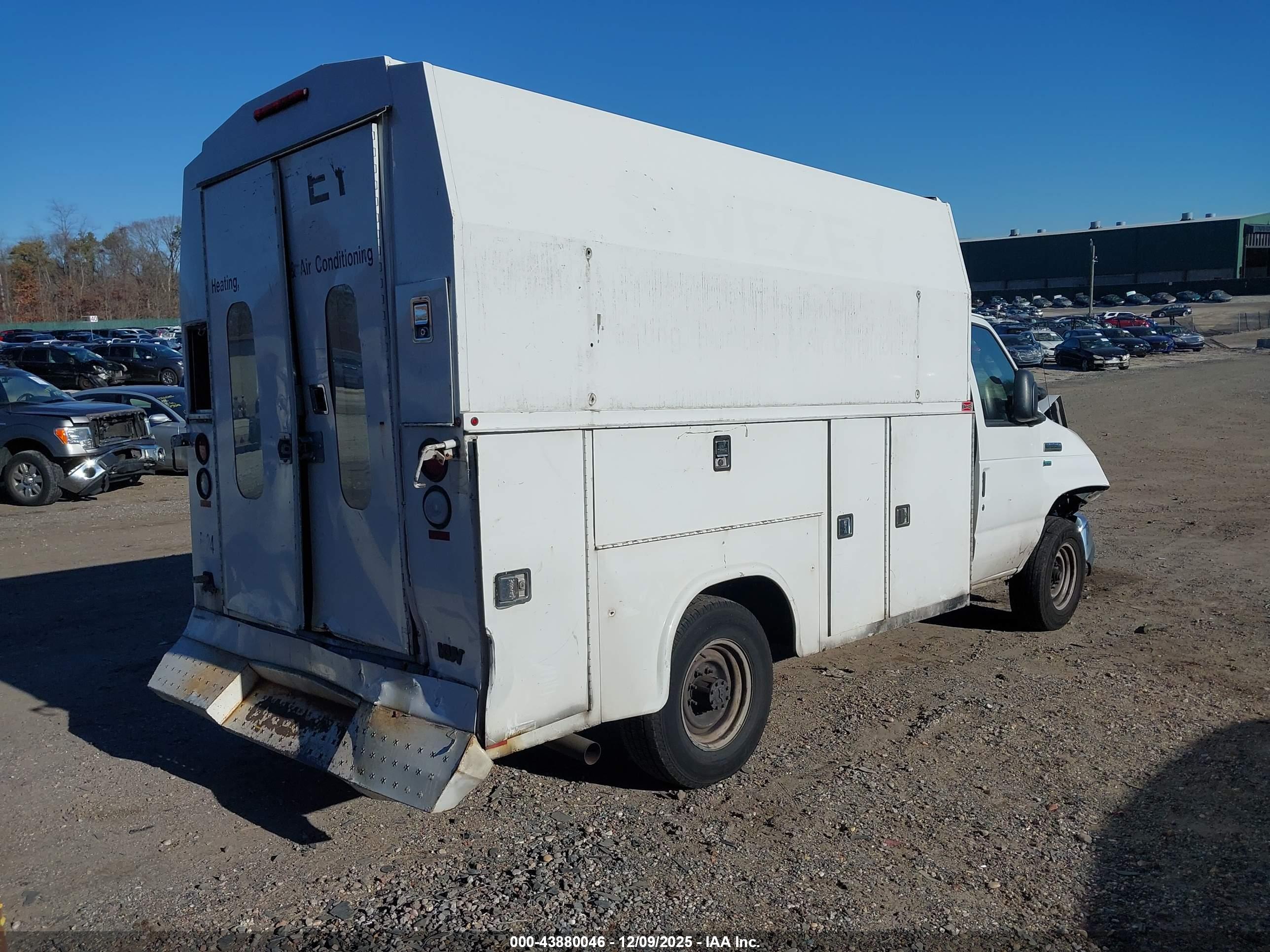 FORD E-350 image 4