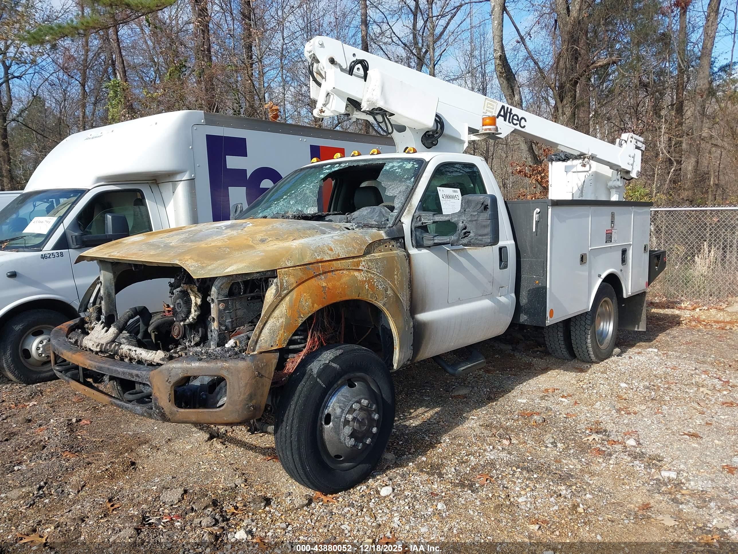 FORD F-450 image 2