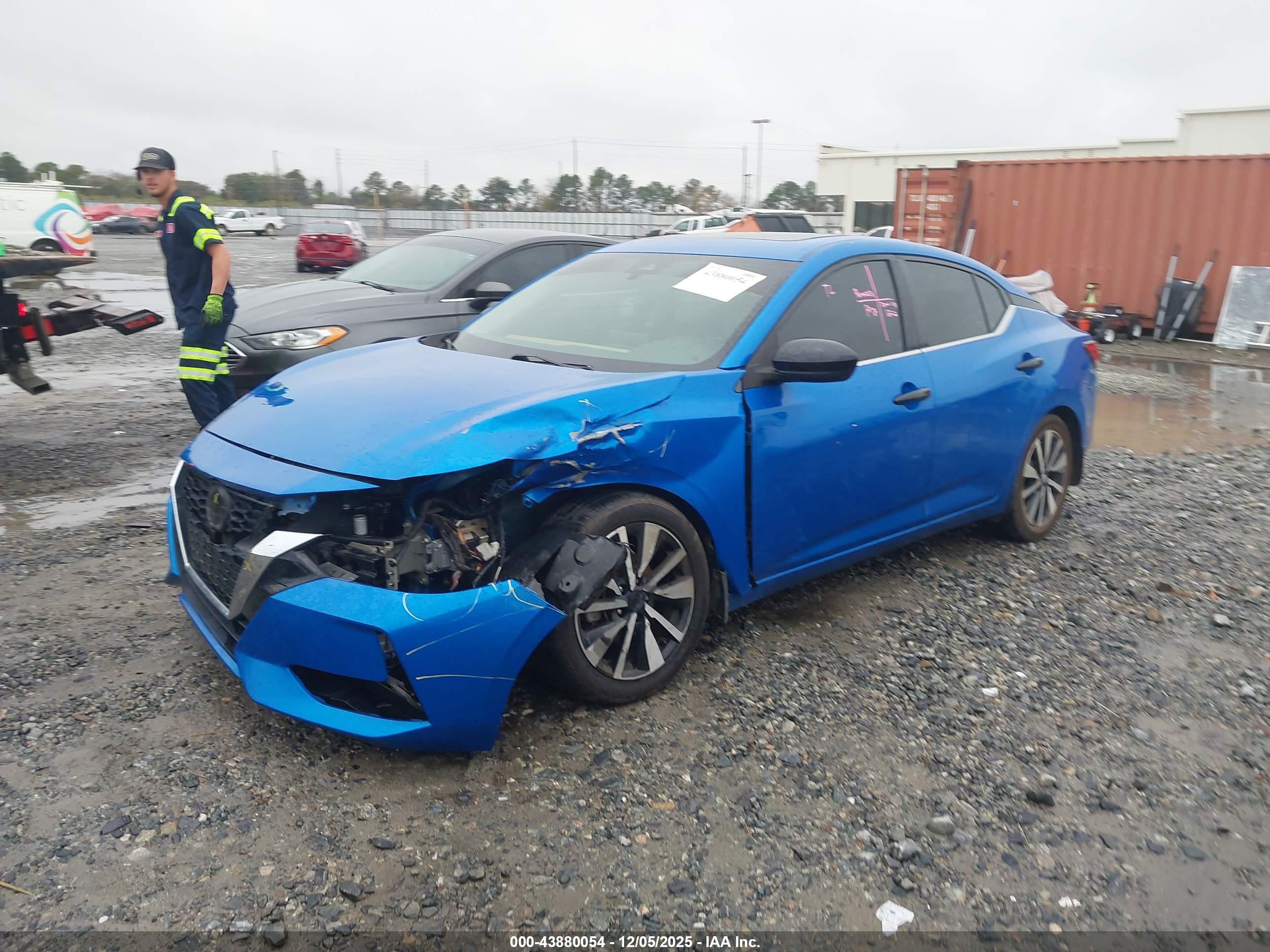 NISSAN SENTRA image 2