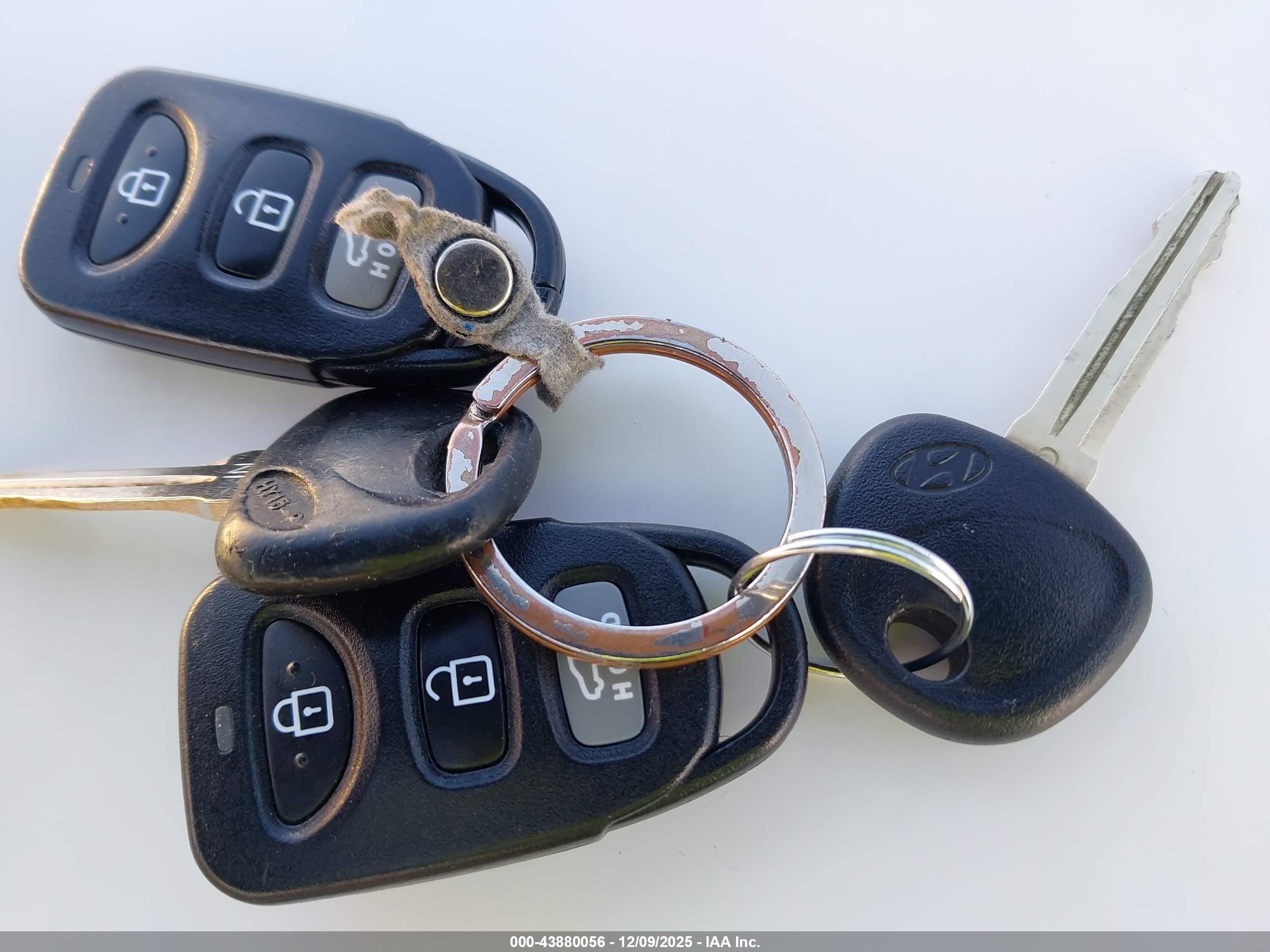 HYUNDAI ELANTRA image 11