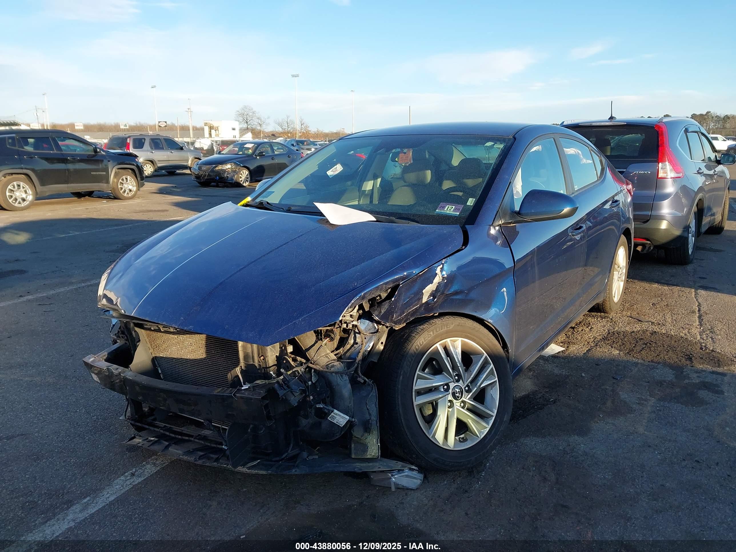 HYUNDAI ELANTRA image 2