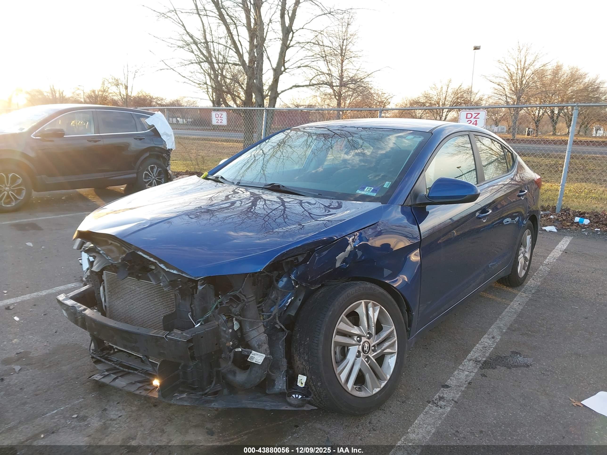 HYUNDAI ELANTRA image 6