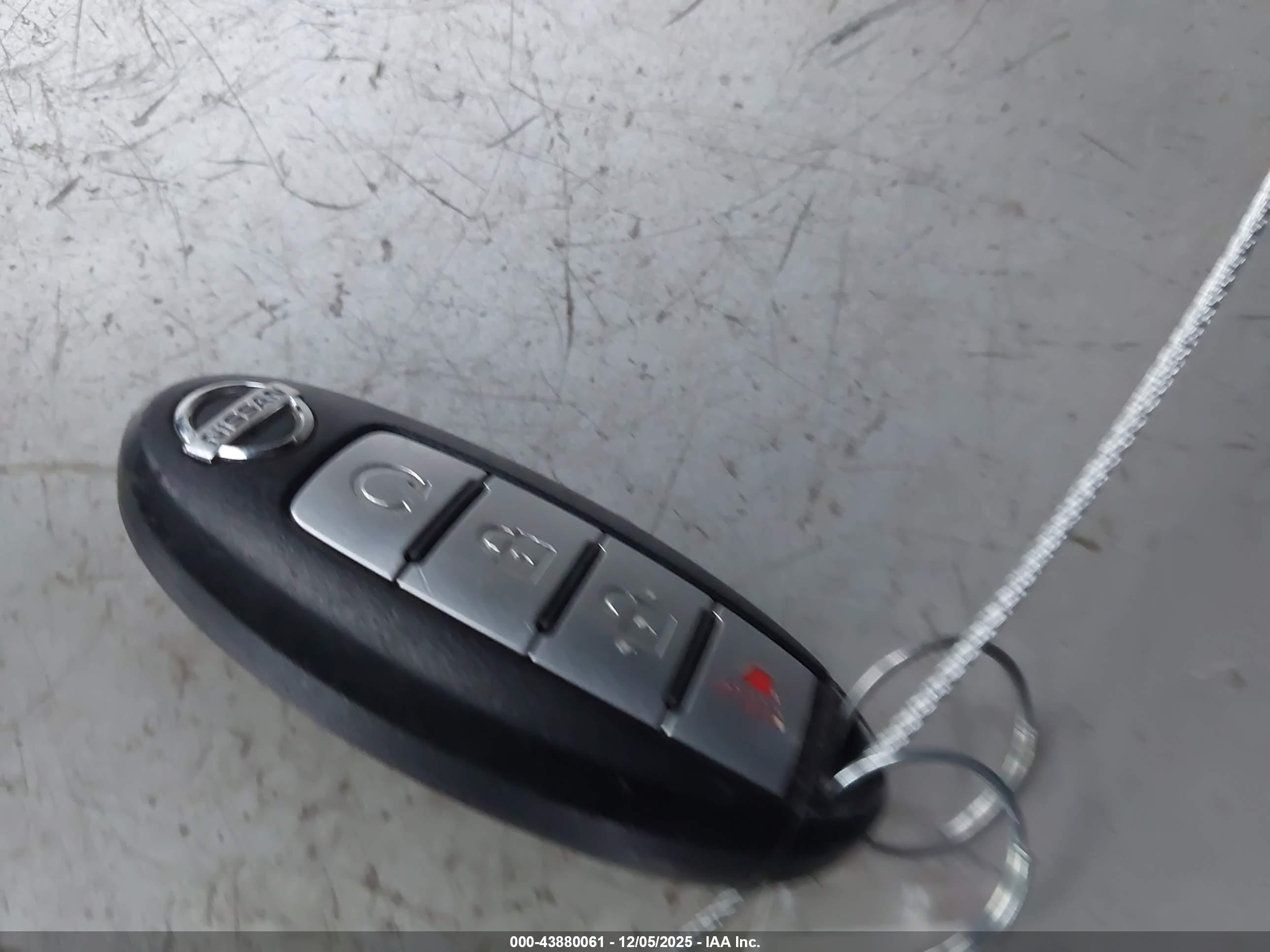 NISSAN ROGUE image 11