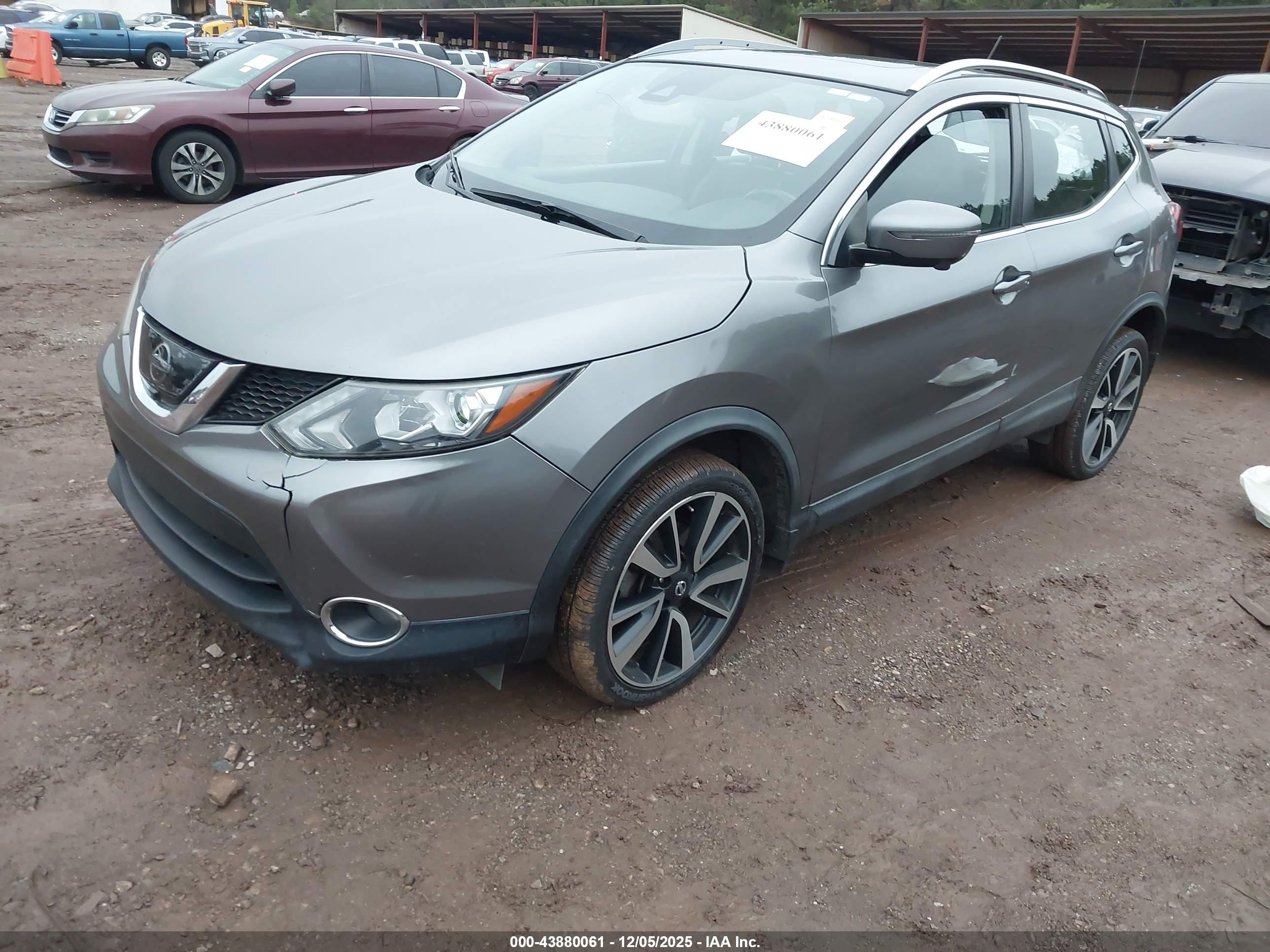 NISSAN ROGUE image 2