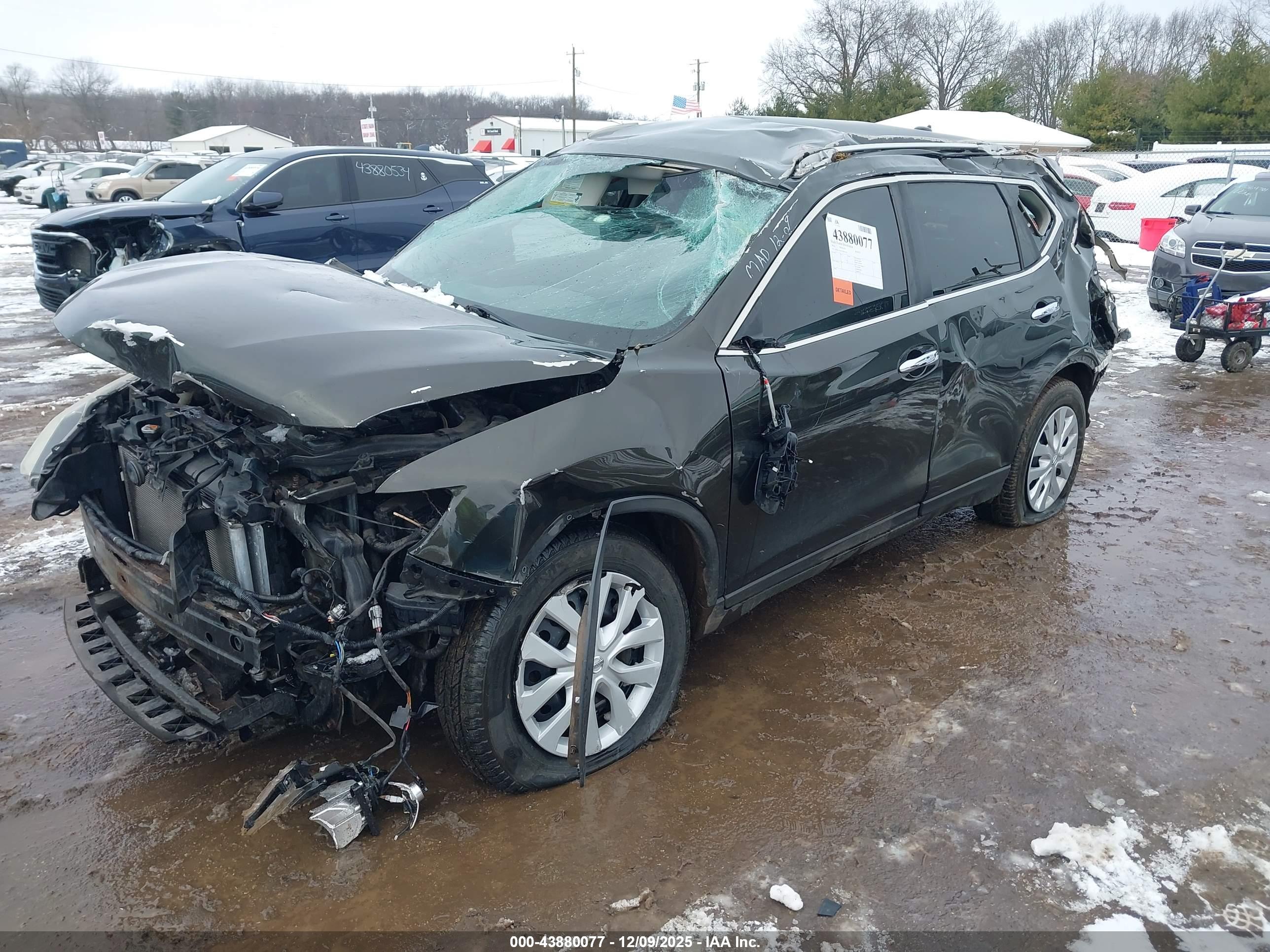 NISSAN ROGUE image 2