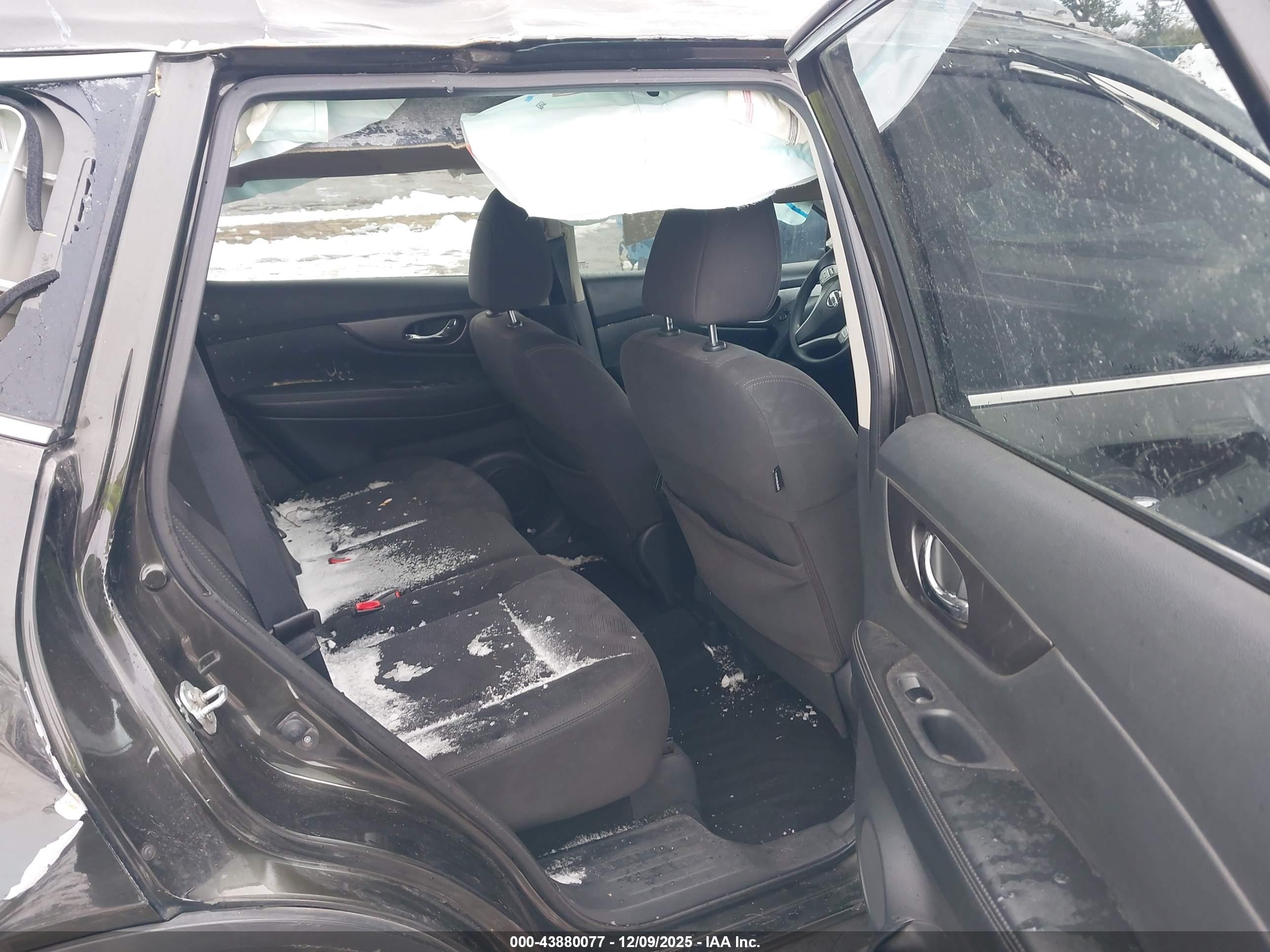 NISSAN ROGUE image 8