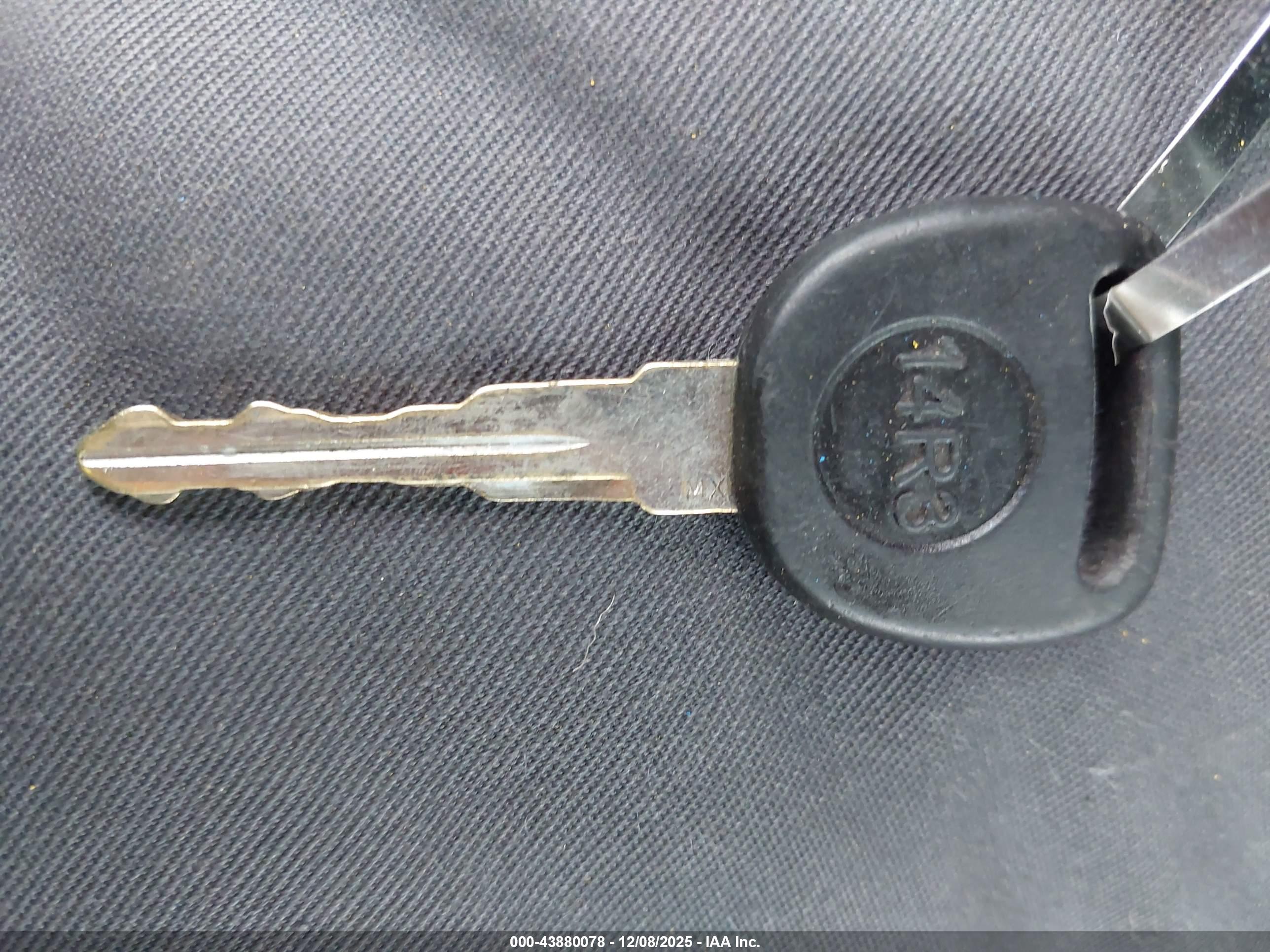 GMC YUKON image 11