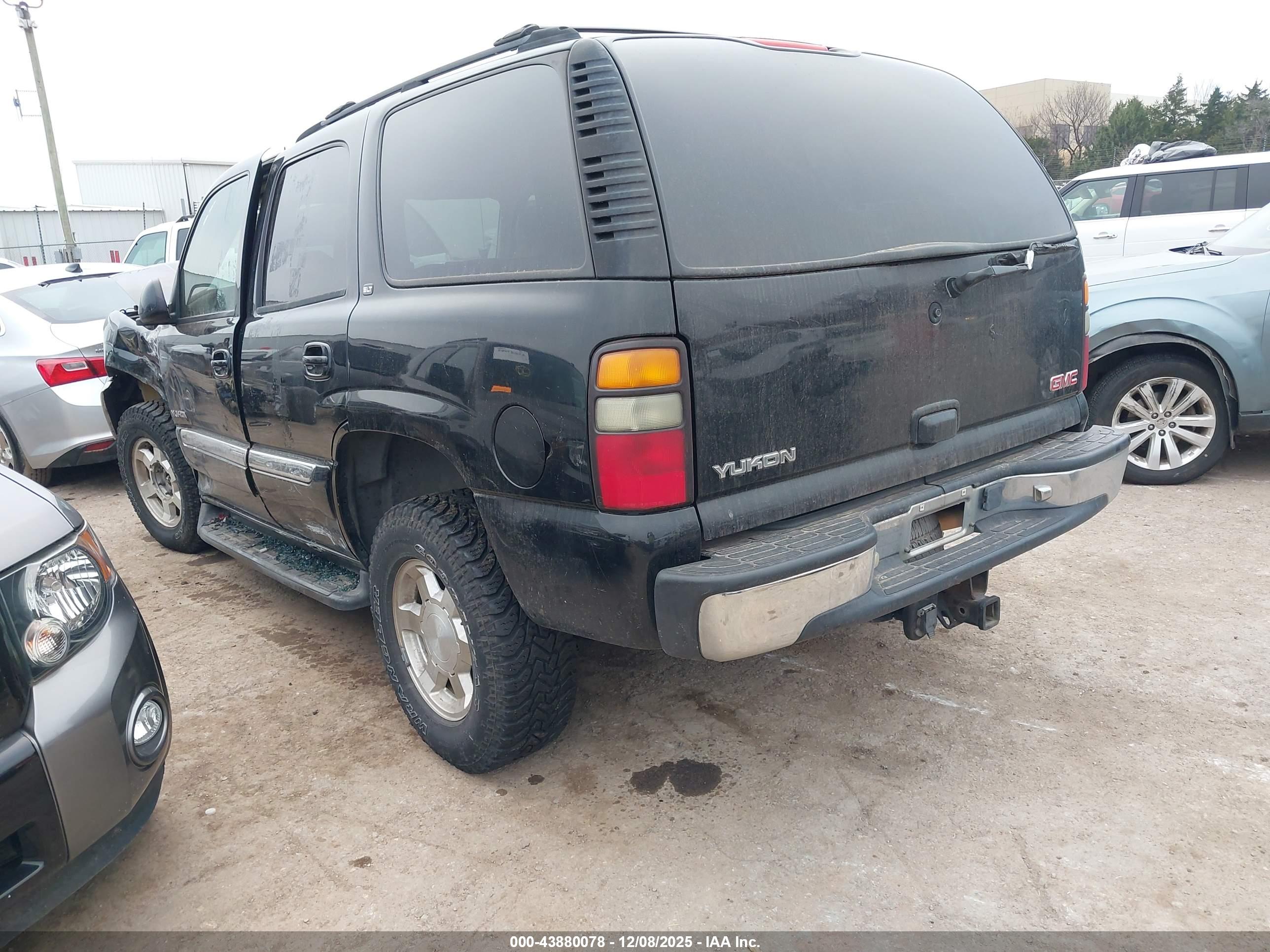 GMC YUKON image 3