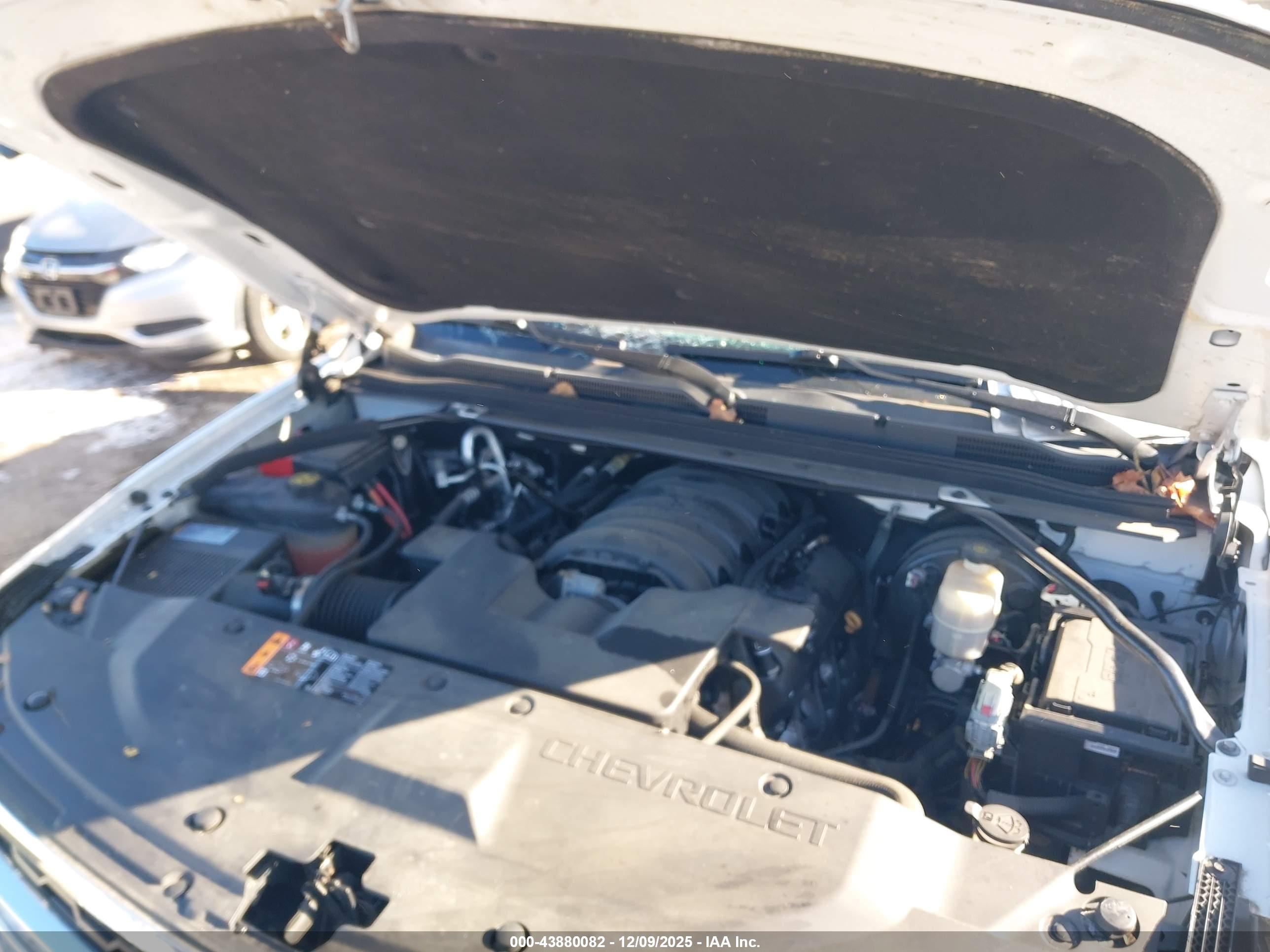 CHEVROLET TAHOE image 10