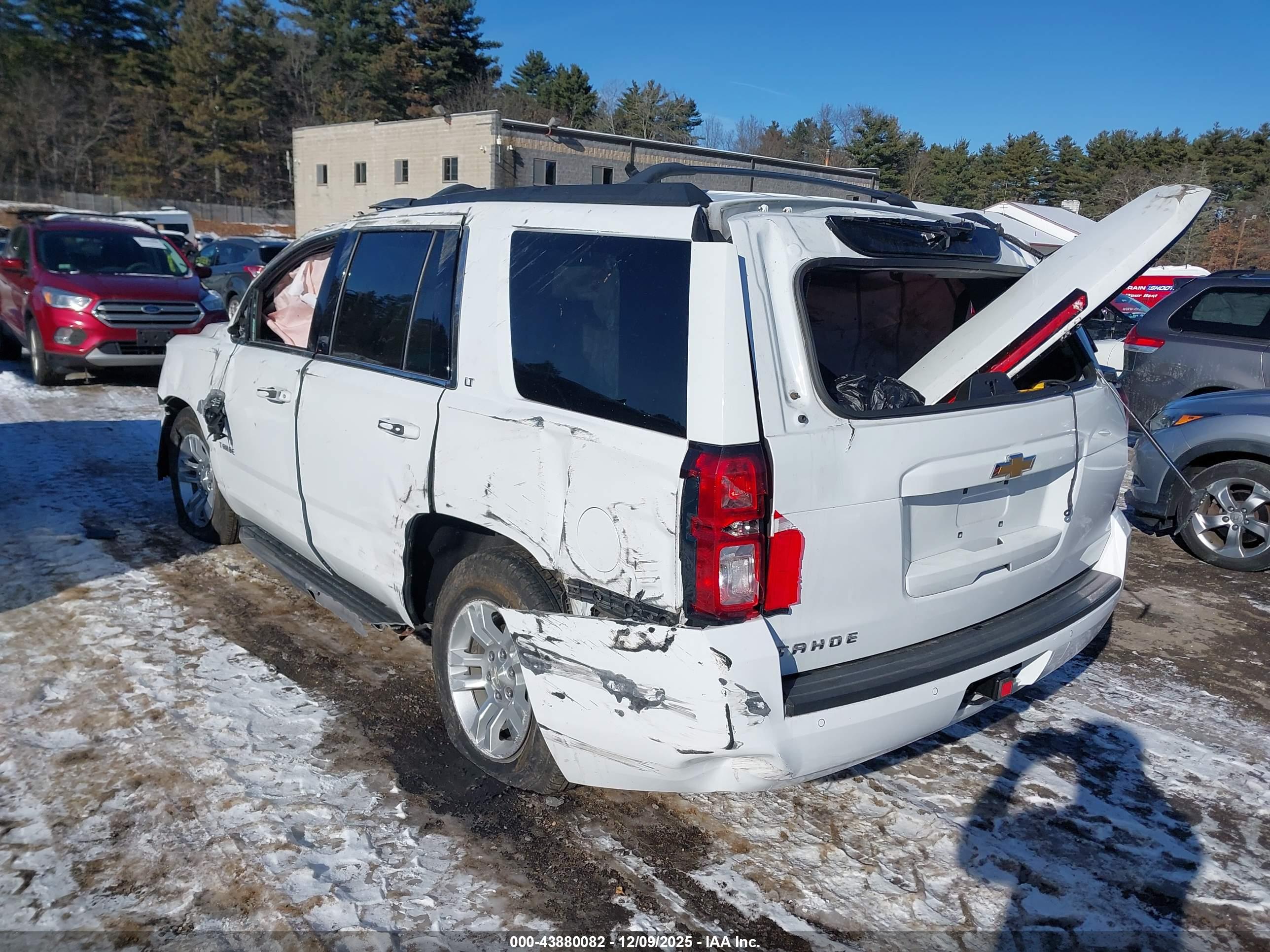 CHEVROLET TAHOE image 3