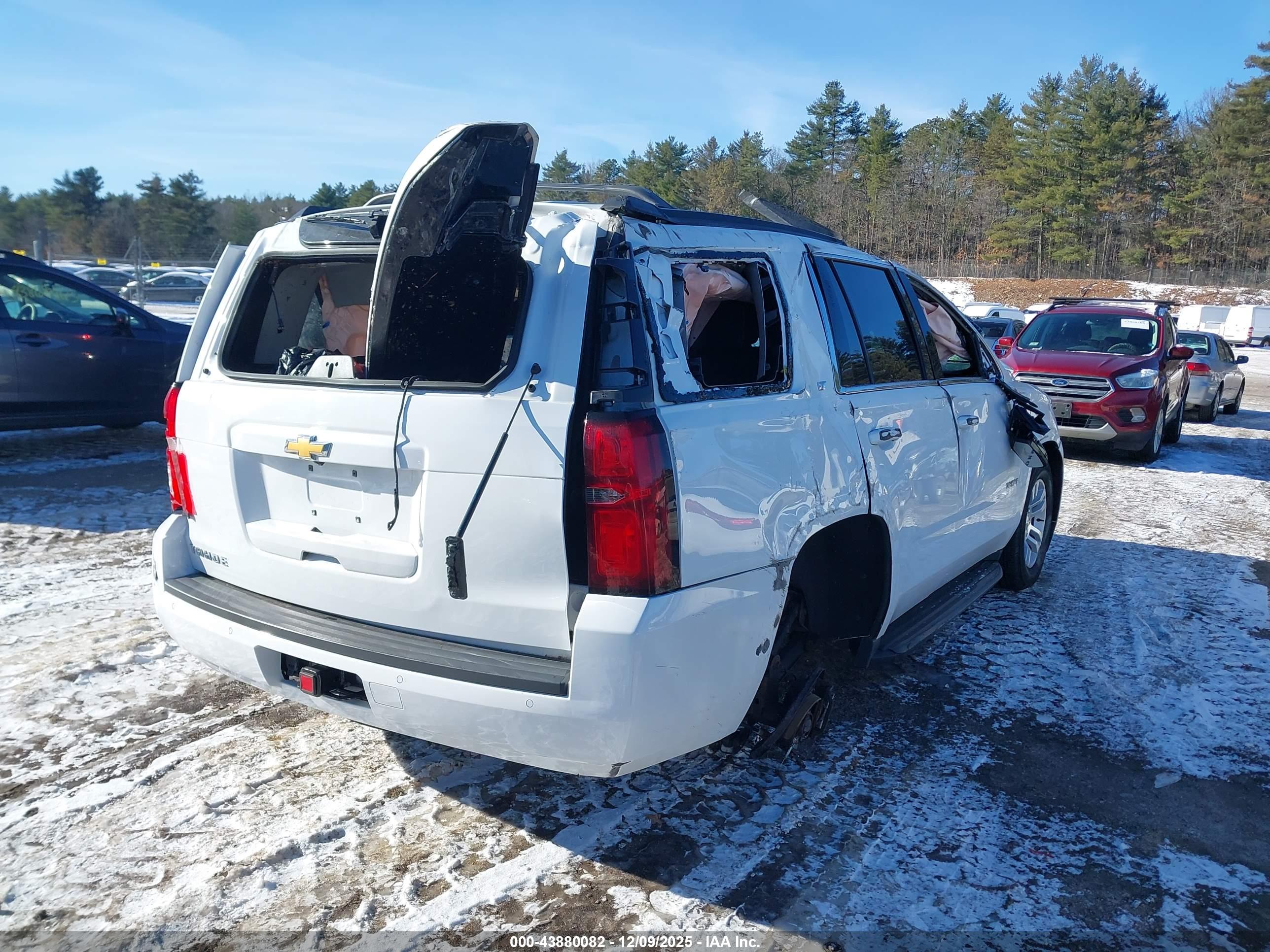 CHEVROLET TAHOE image 4