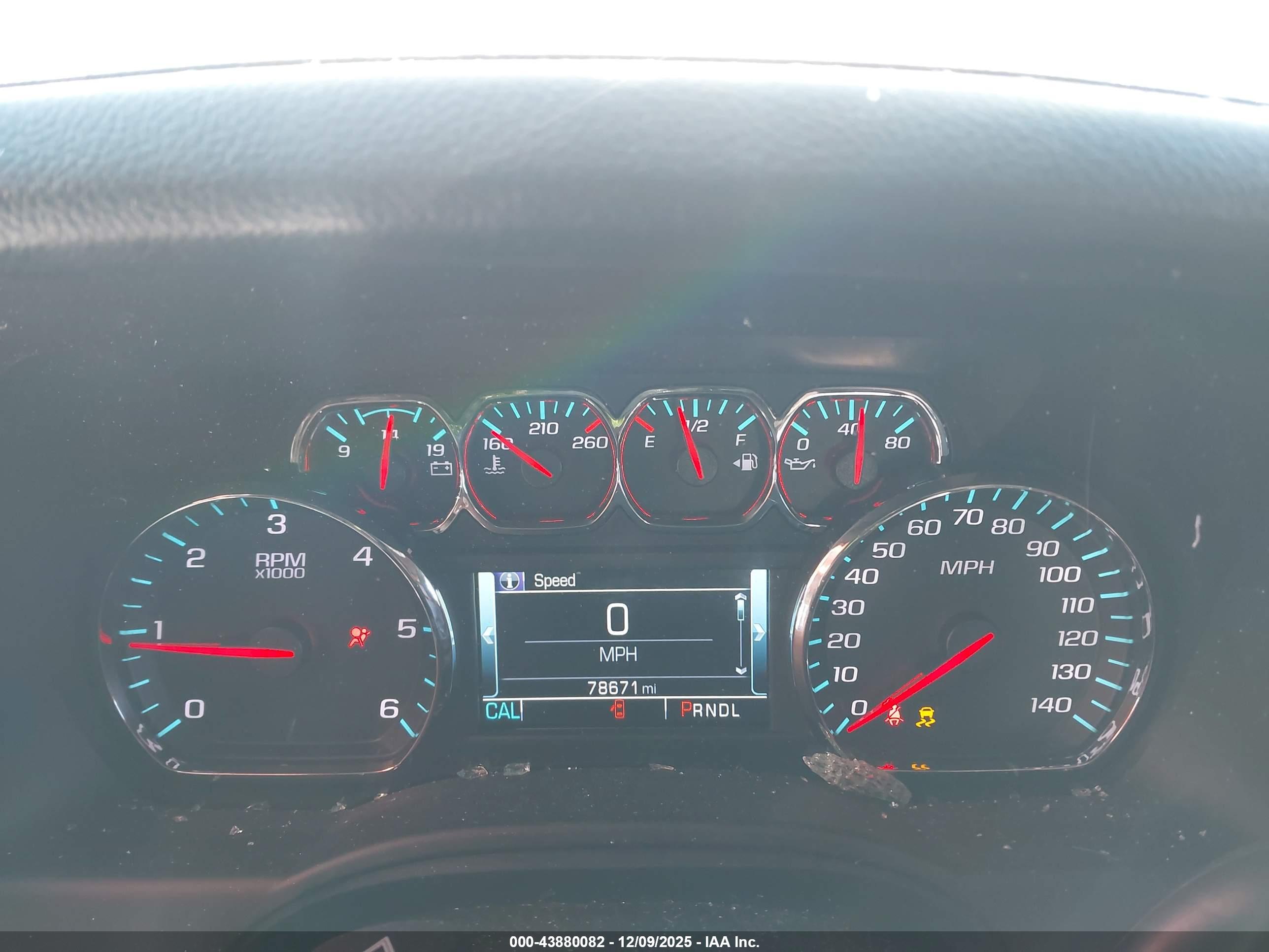 CHEVROLET TAHOE image 7