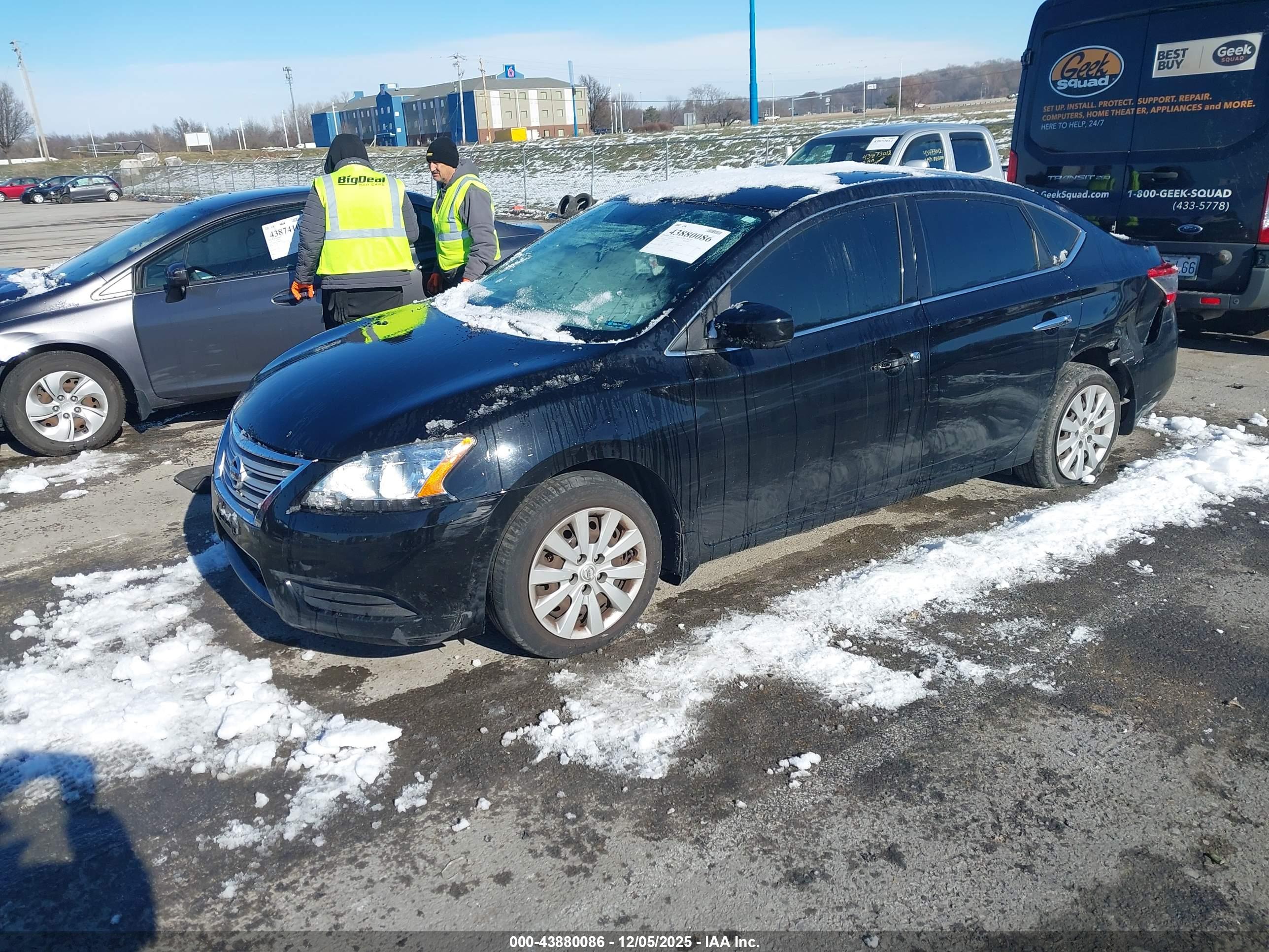 NISSAN SENTRA image 2
