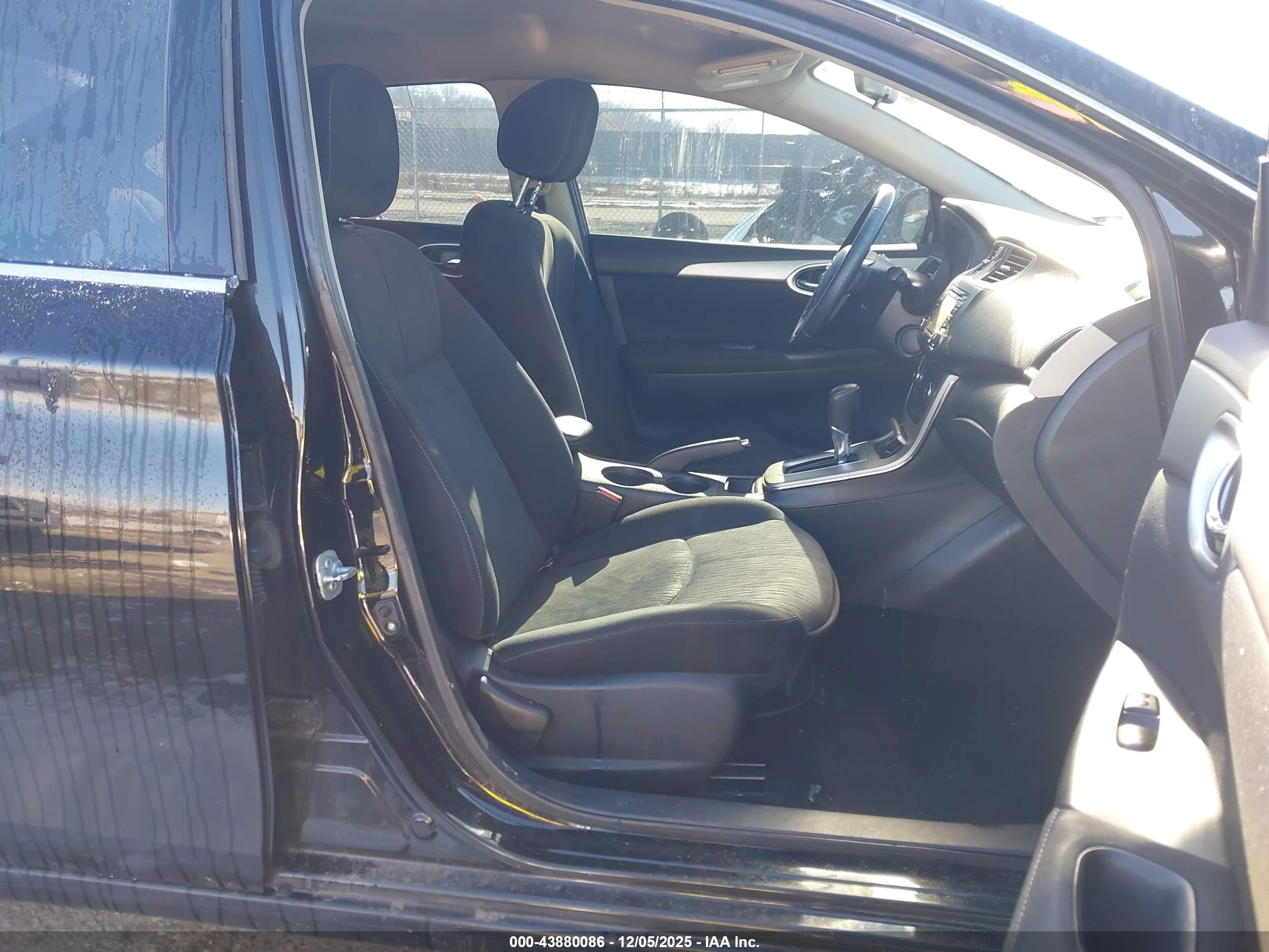 NISSAN SENTRA image 5