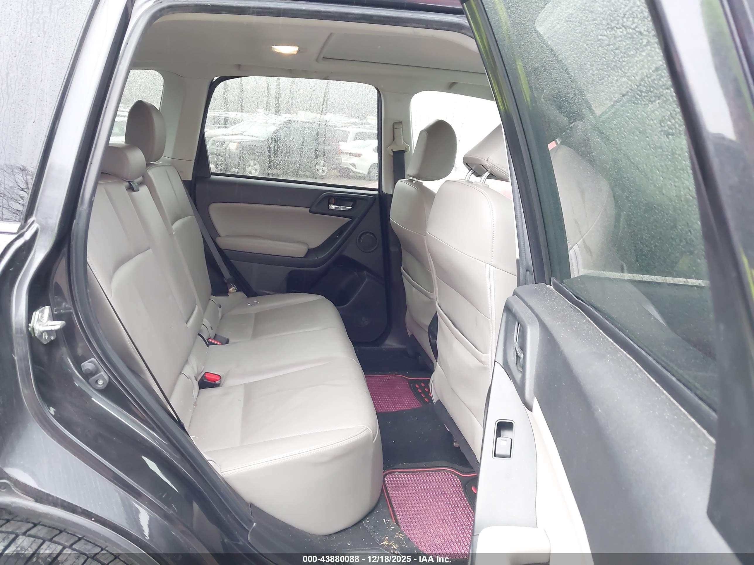 SUBARU FORESTER image 8