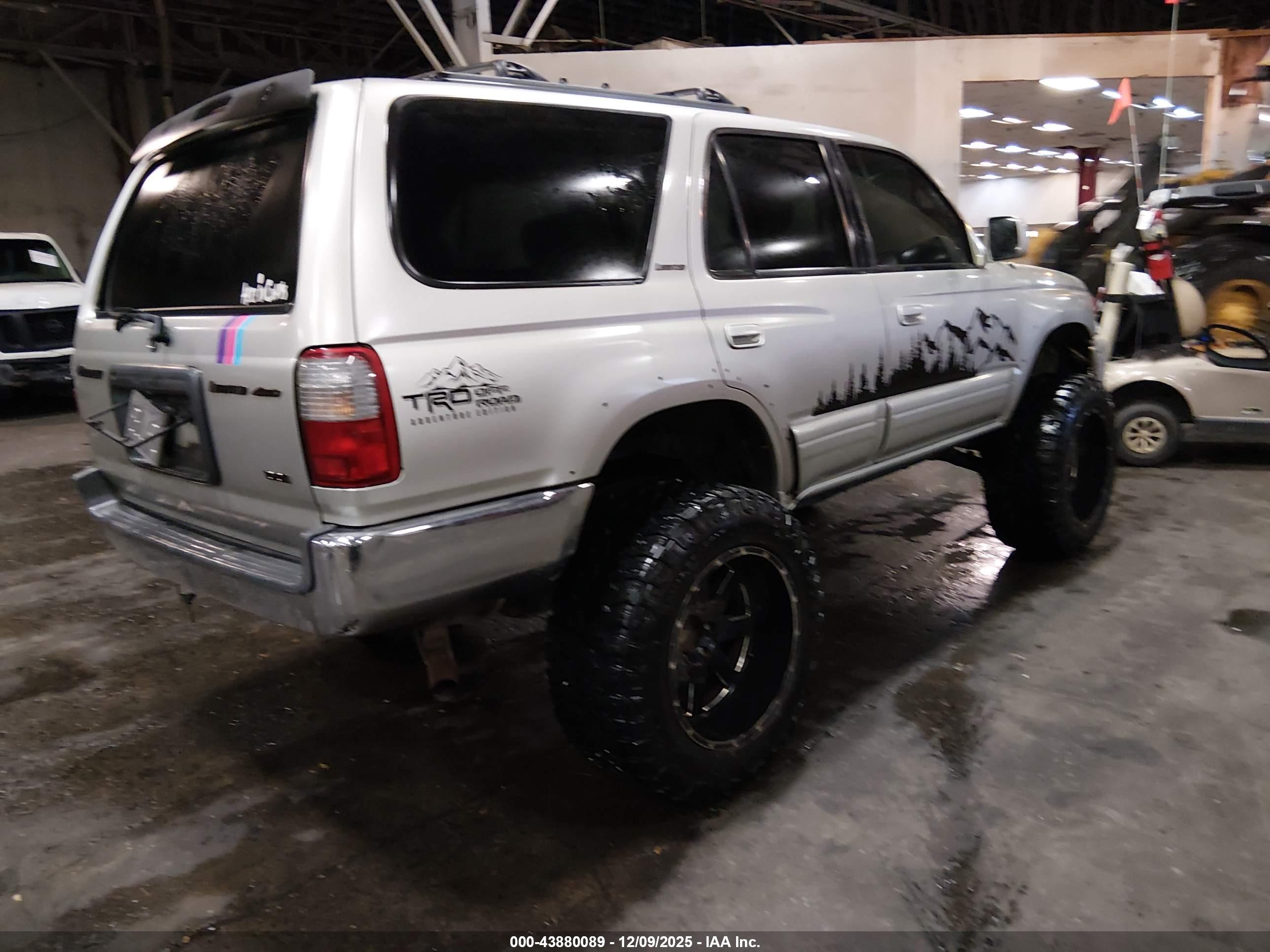 TOYOTA 4RUNNER image 4