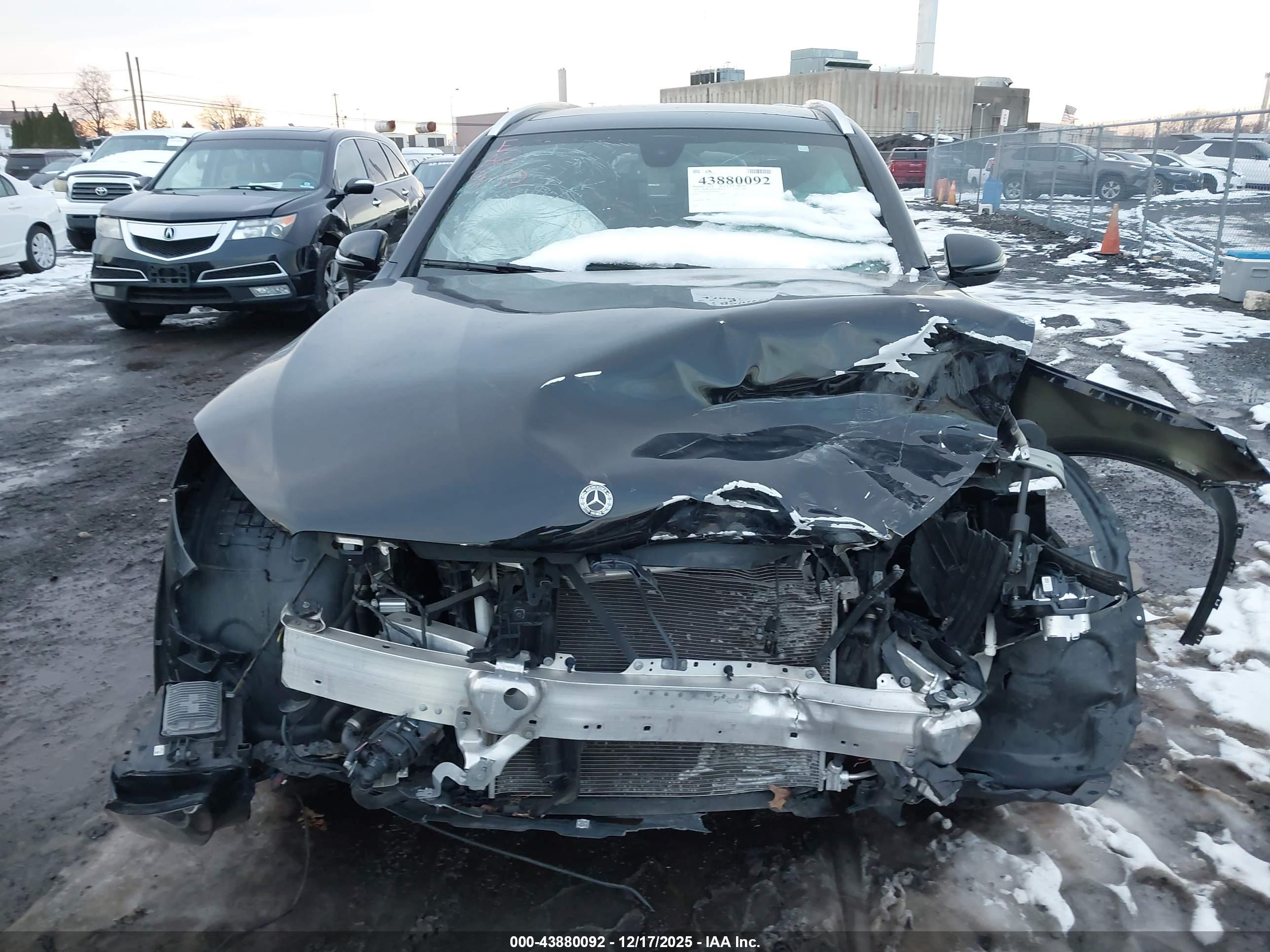 MERCEDES-BENZ GLC image 6