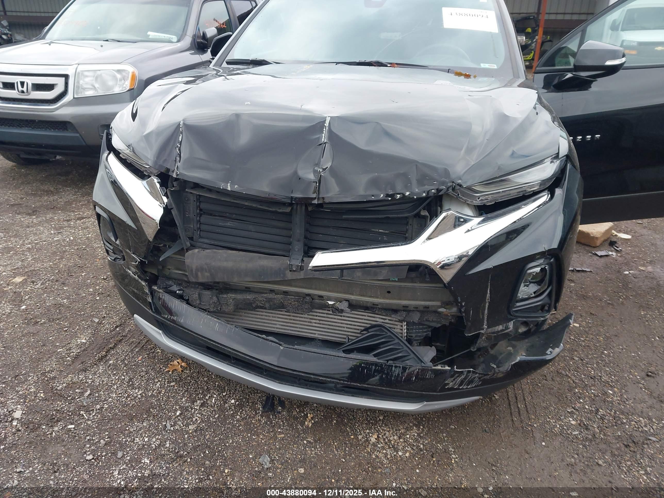 CHEVROLET BLAZER image 6